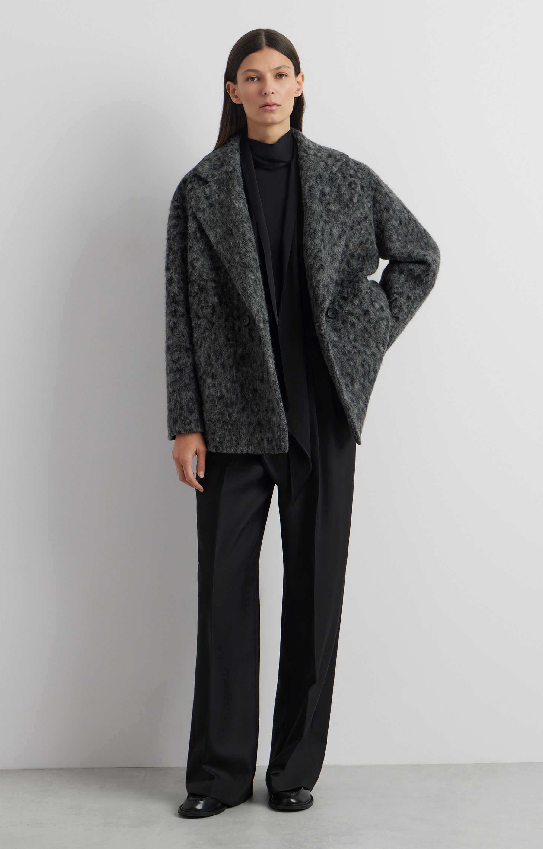 Kurtka w panterkowy wzór