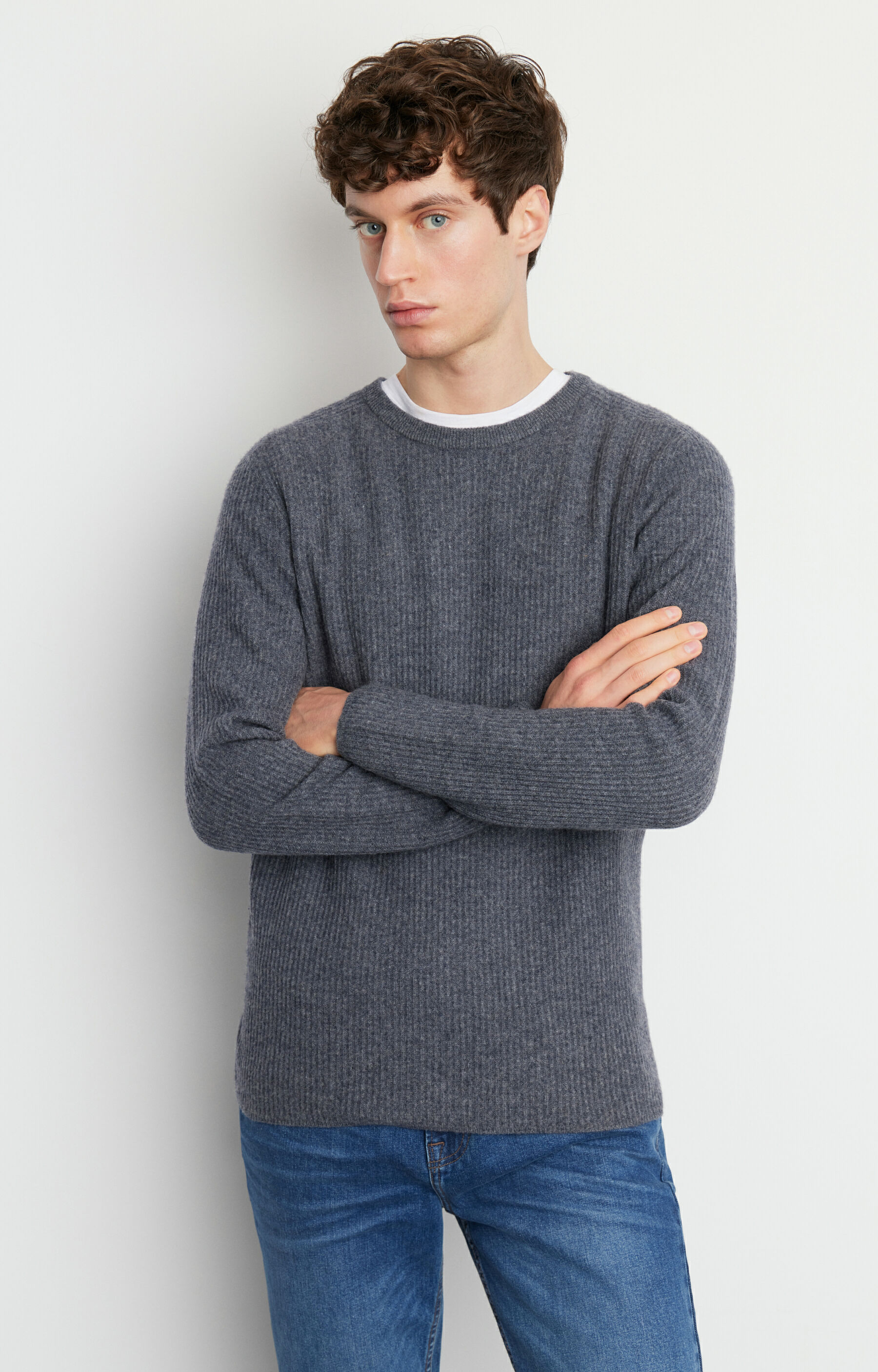 Wełniany sweter round-neck w prążek