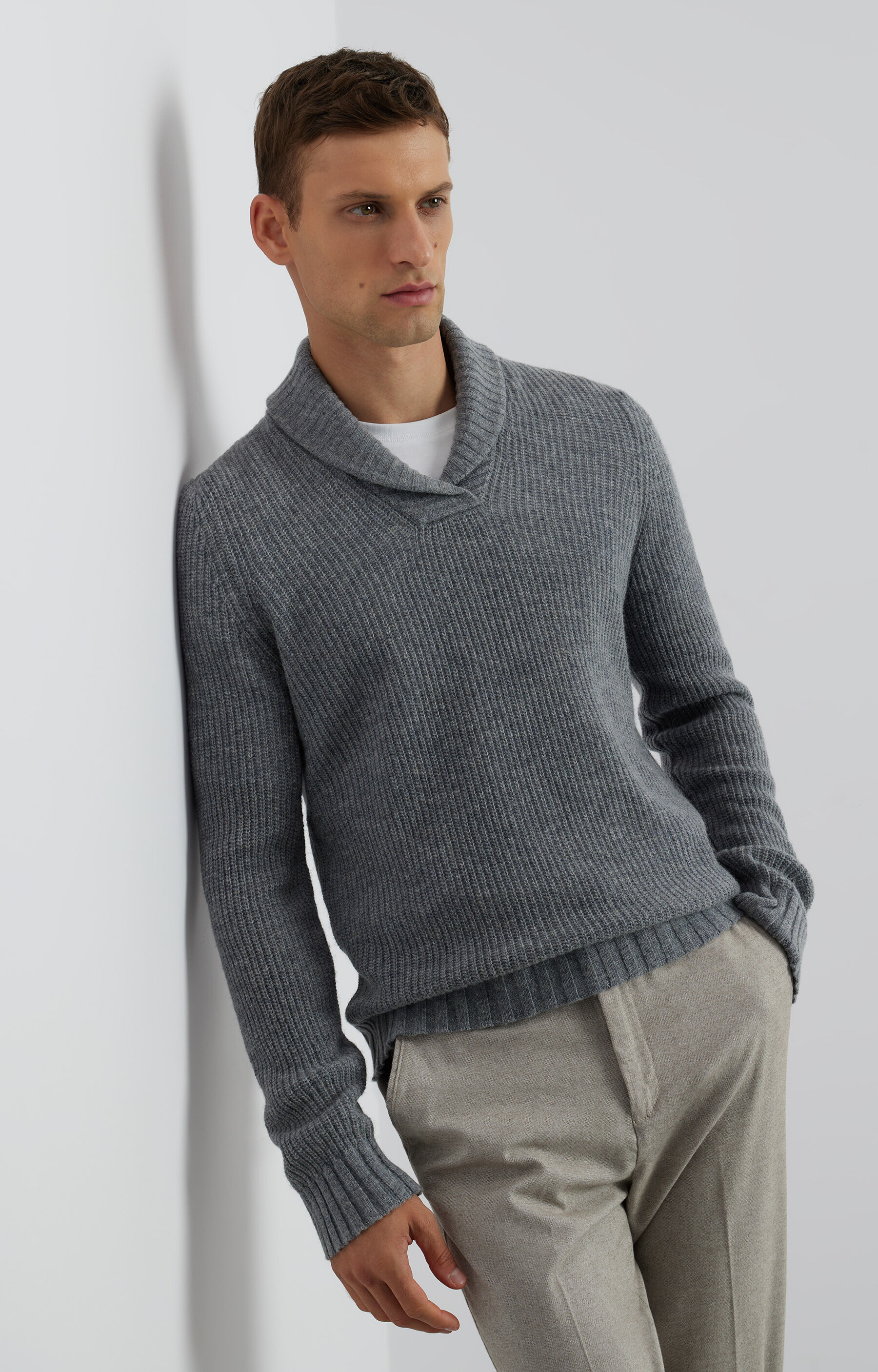 Sweter z kołnierzem szalowym - 7