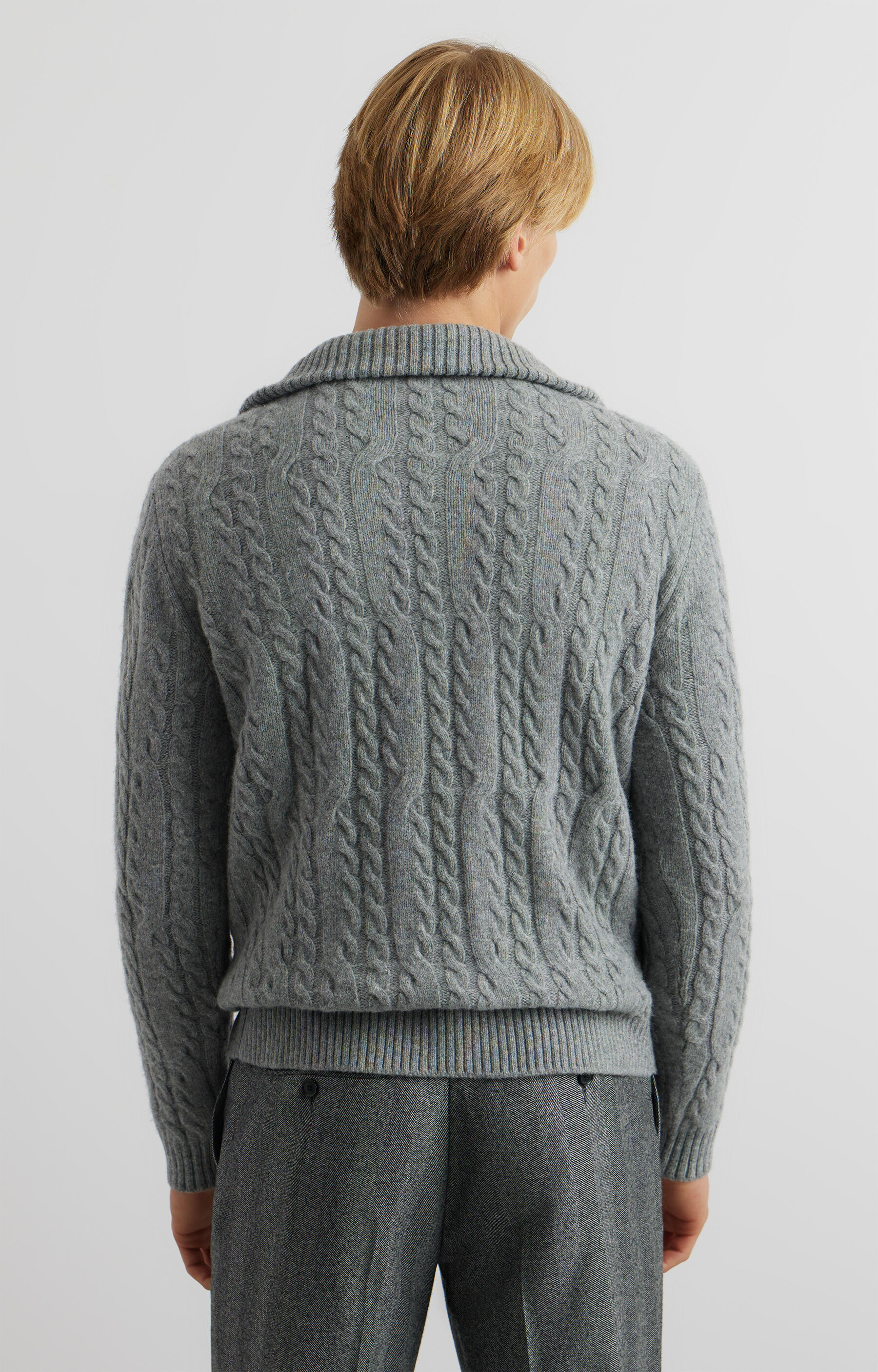 Sweter o warkoczowym splocie - 3