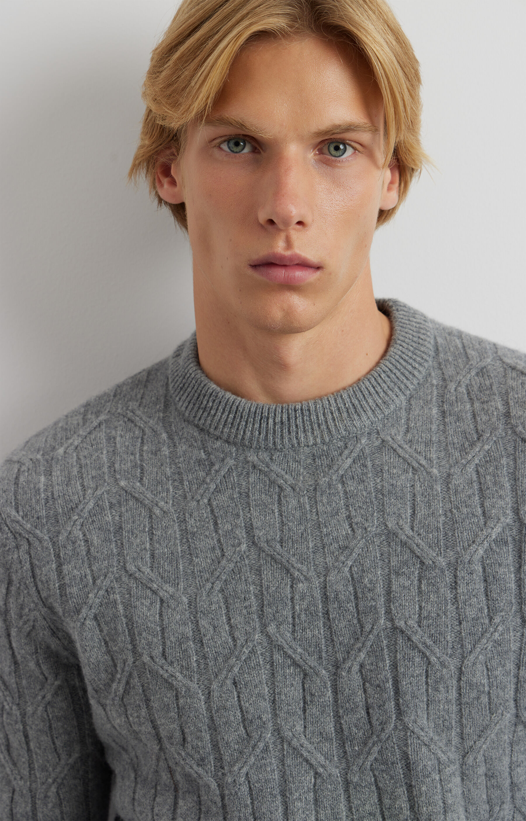 Sweter w geometryczny wzór - 5