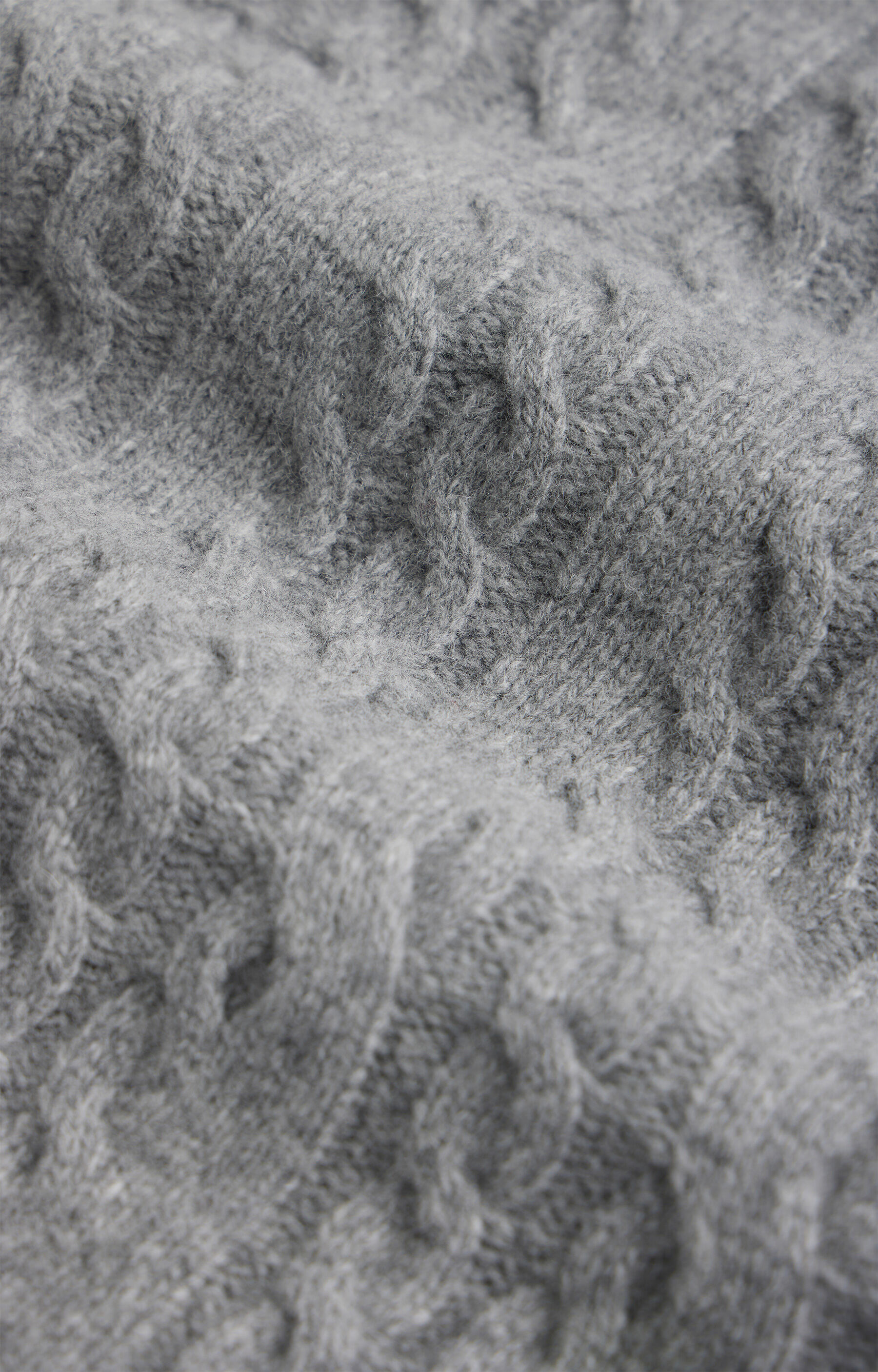 Sweter o warkoczowym splocie - 5