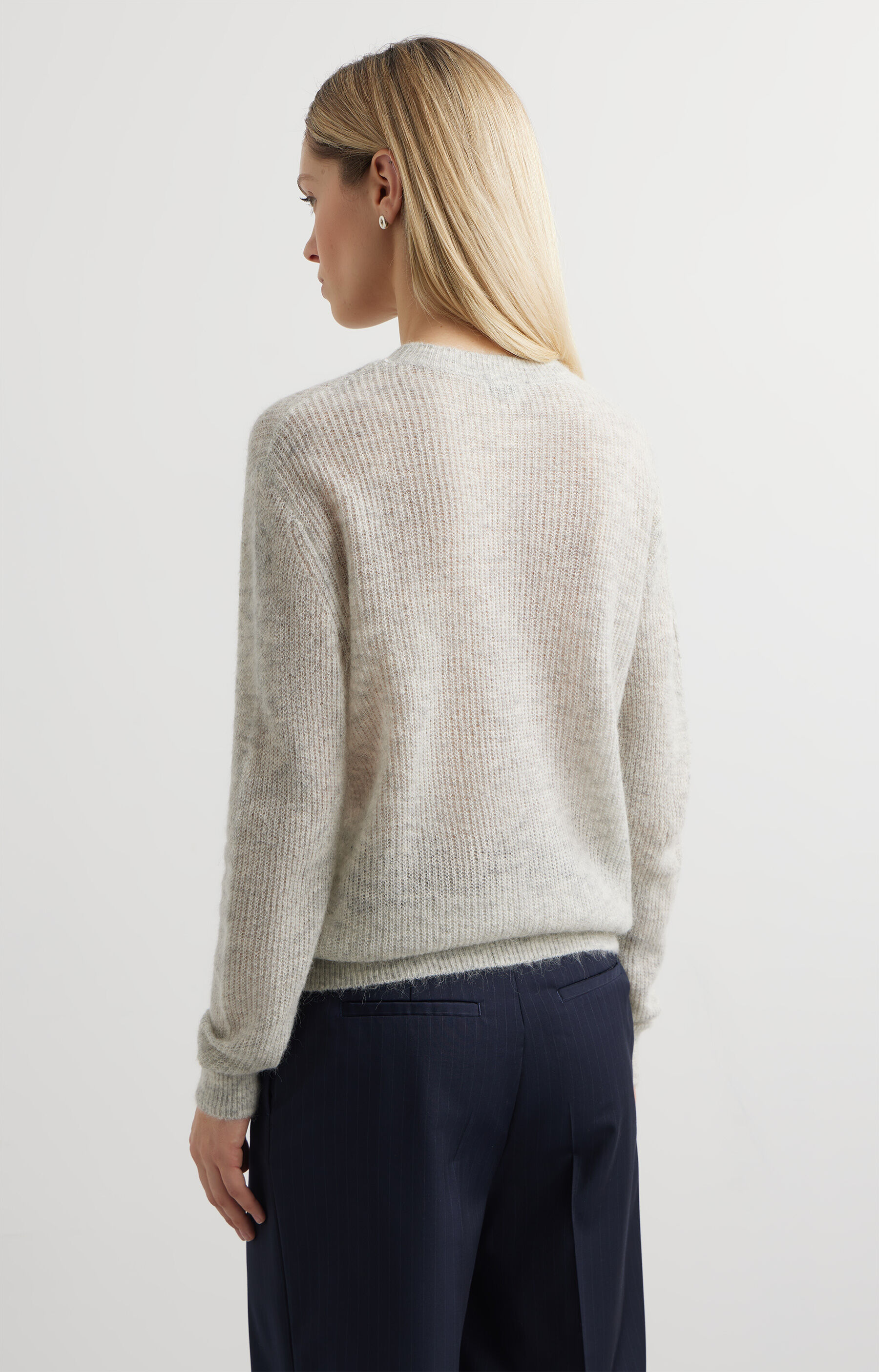 Sweter z lekkiej dzianiny - 4