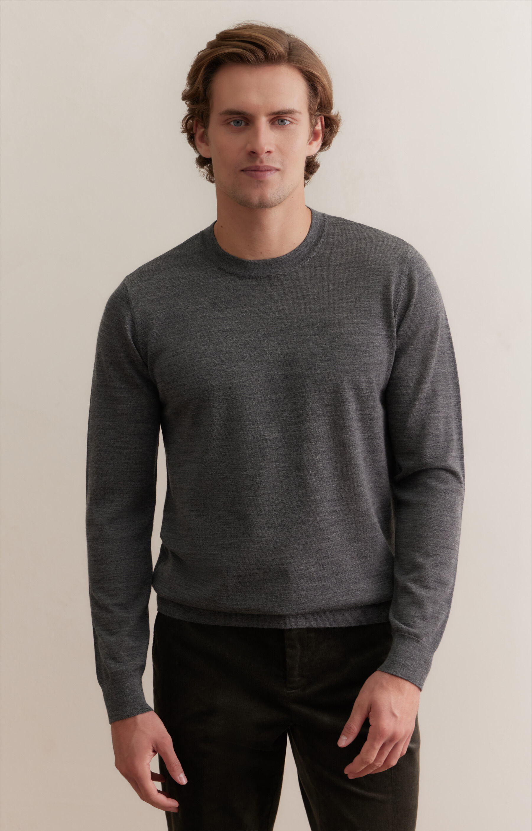 Gładki sweter round neck