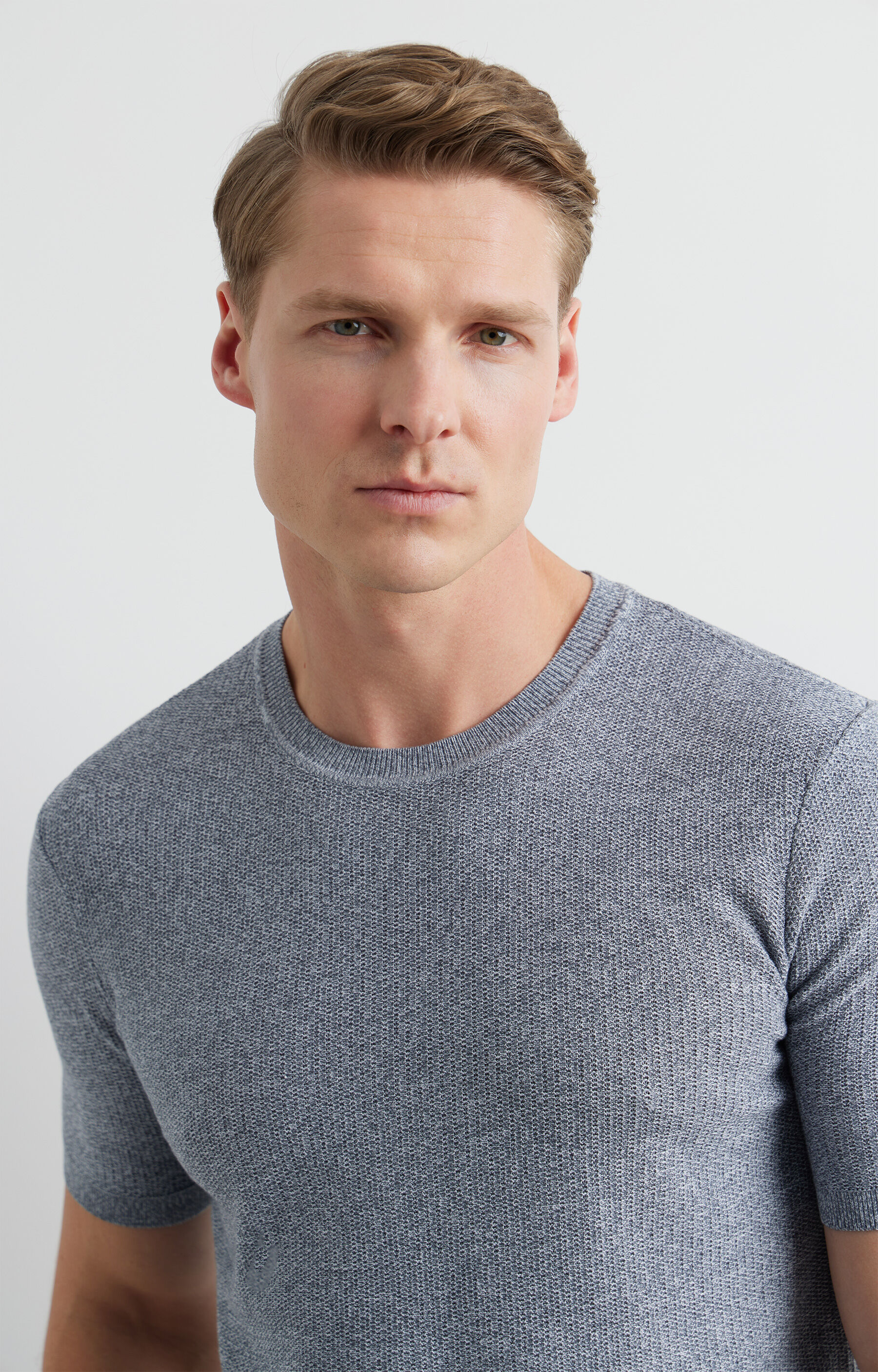 T-shirt swetrowy regular - 6