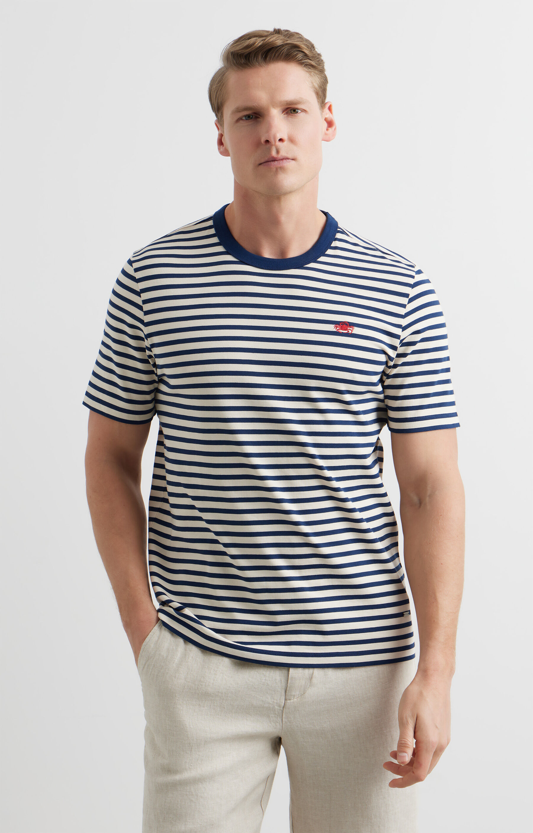 T-shirt regular w paski