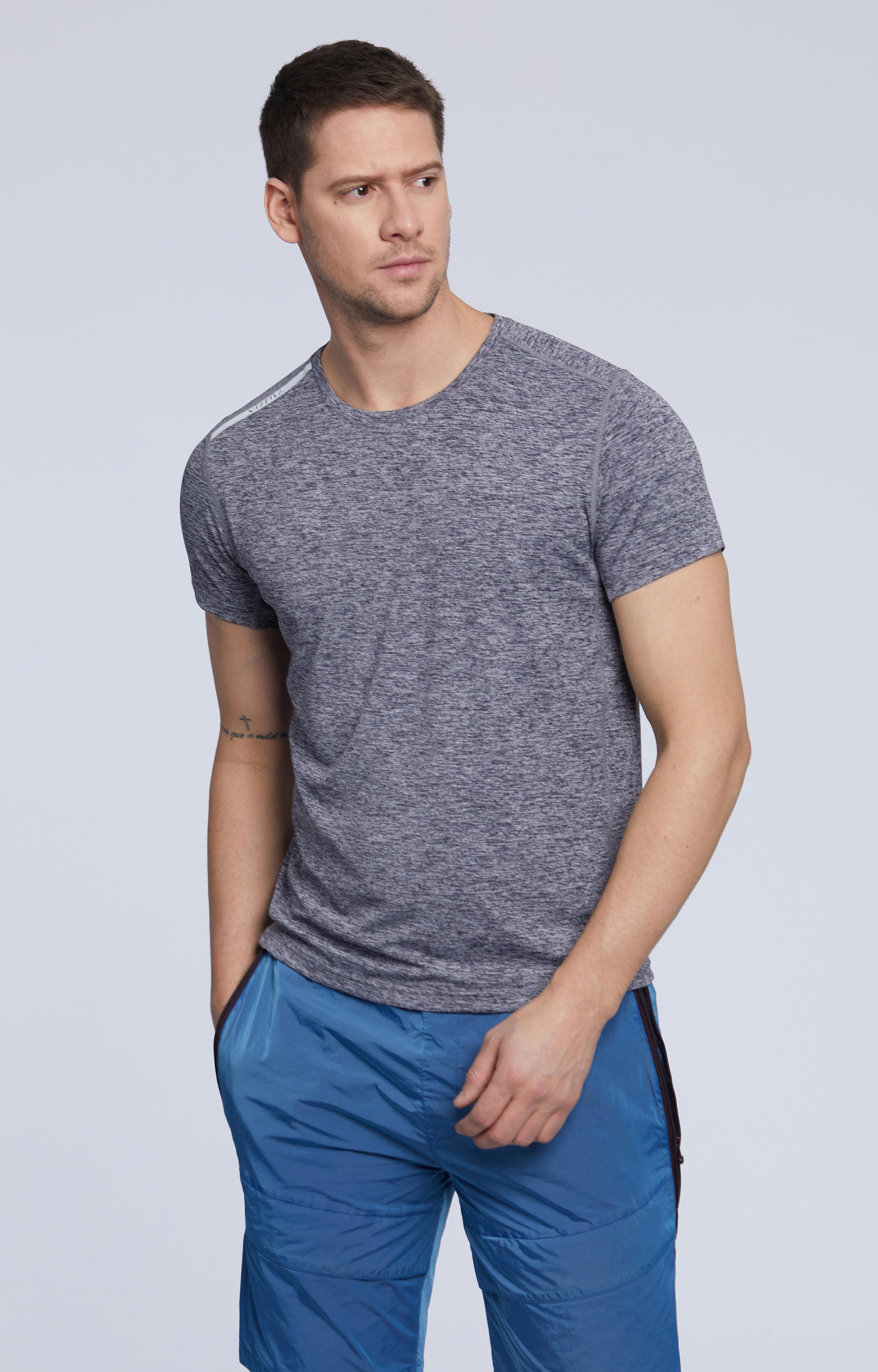 Sportowy t-shirt - 2