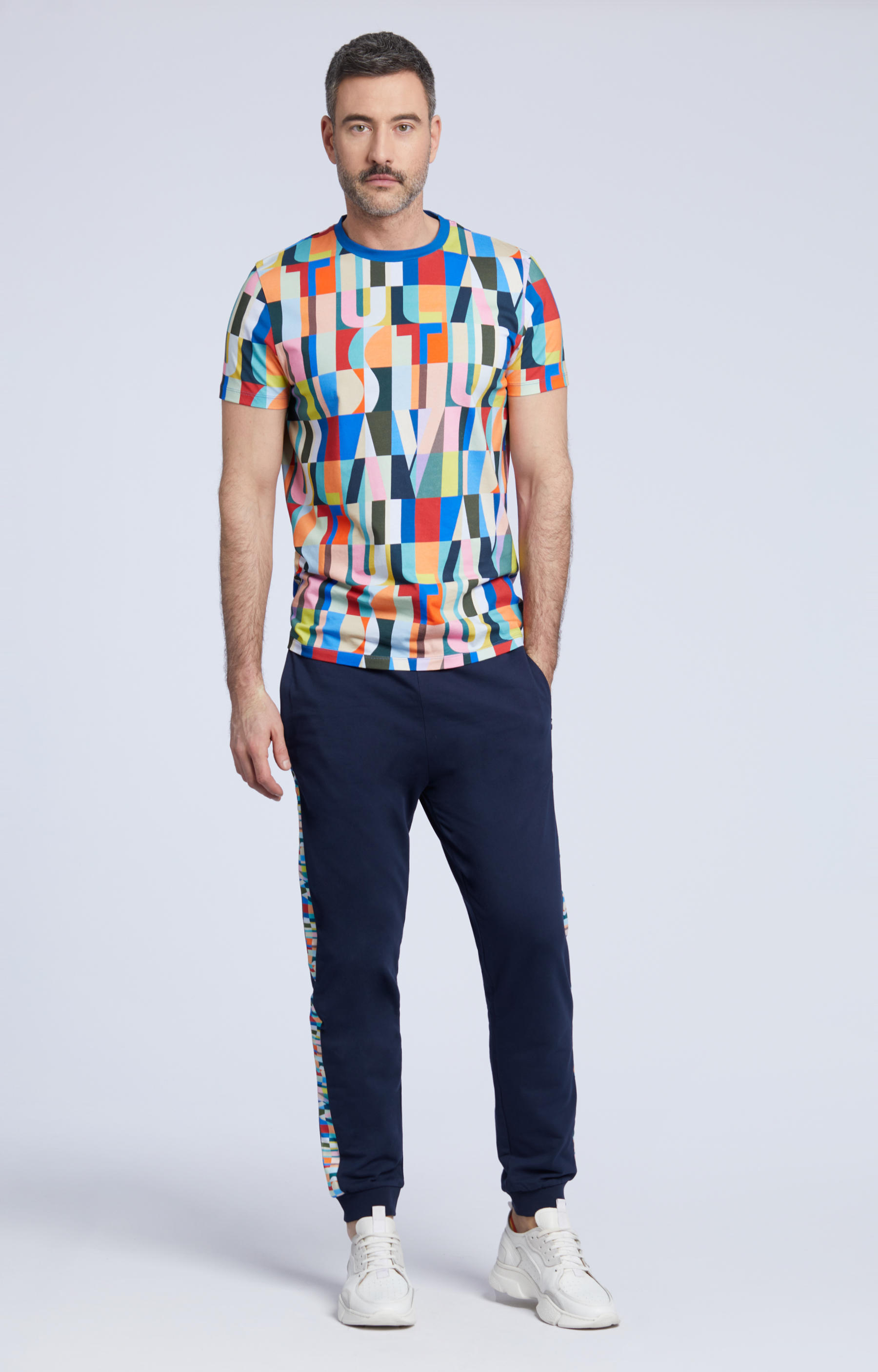 T-shirt z kolorowym nadrukiem