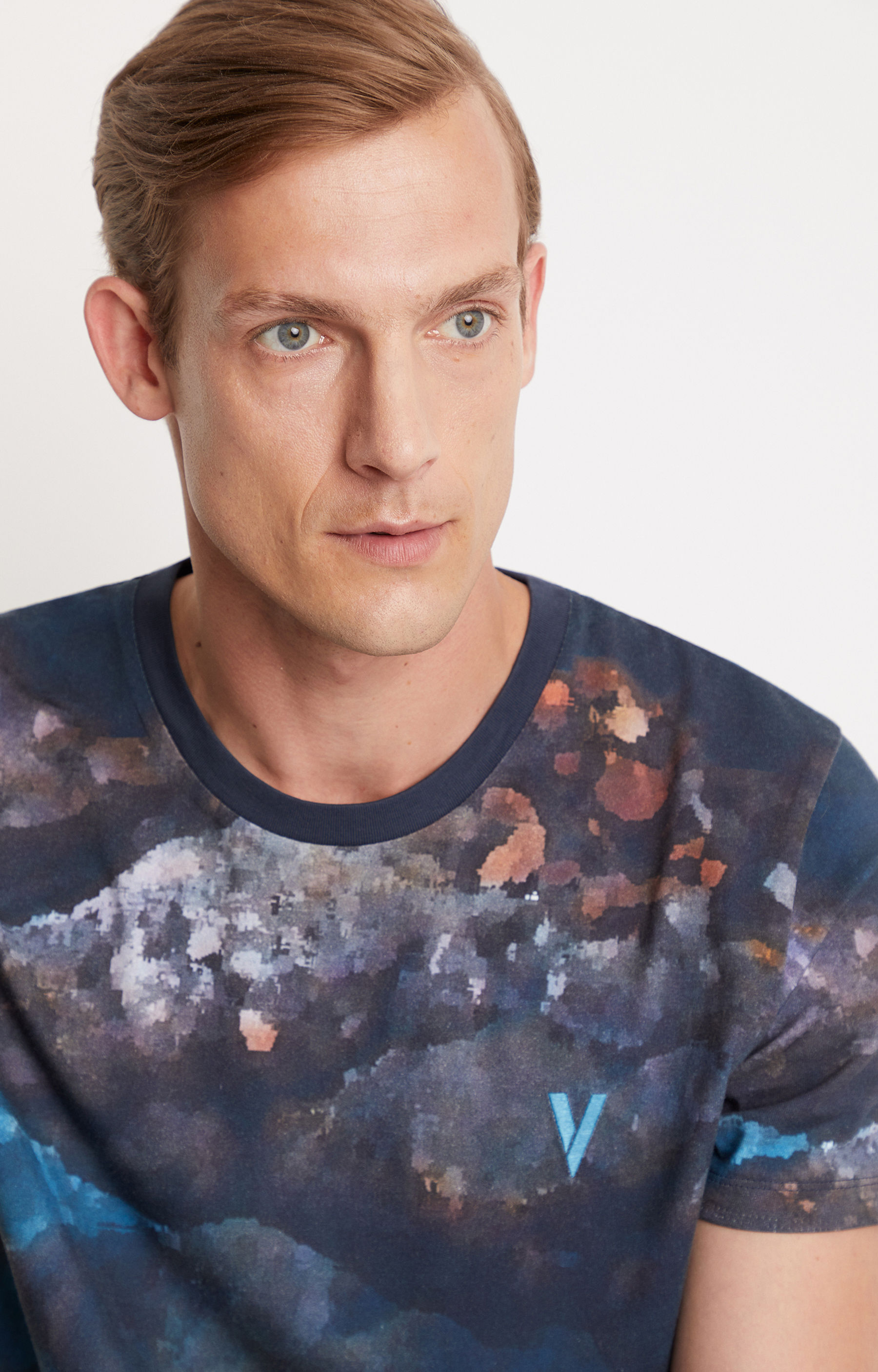 Printowany t-shirt z motywem zorzy polarnej - 4