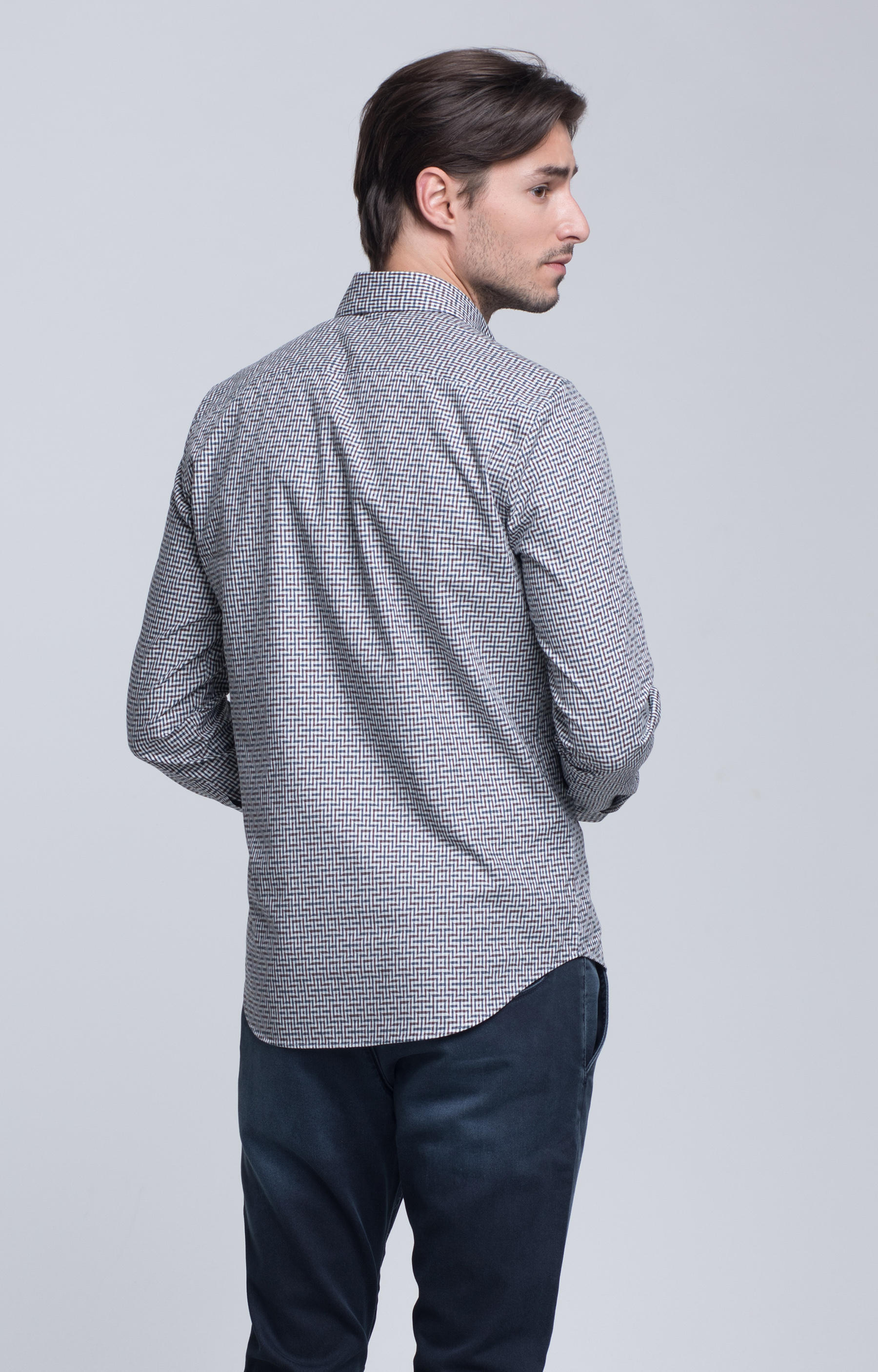 Dopasowana koszula w geometryczny wzór, kryty button-down - 3