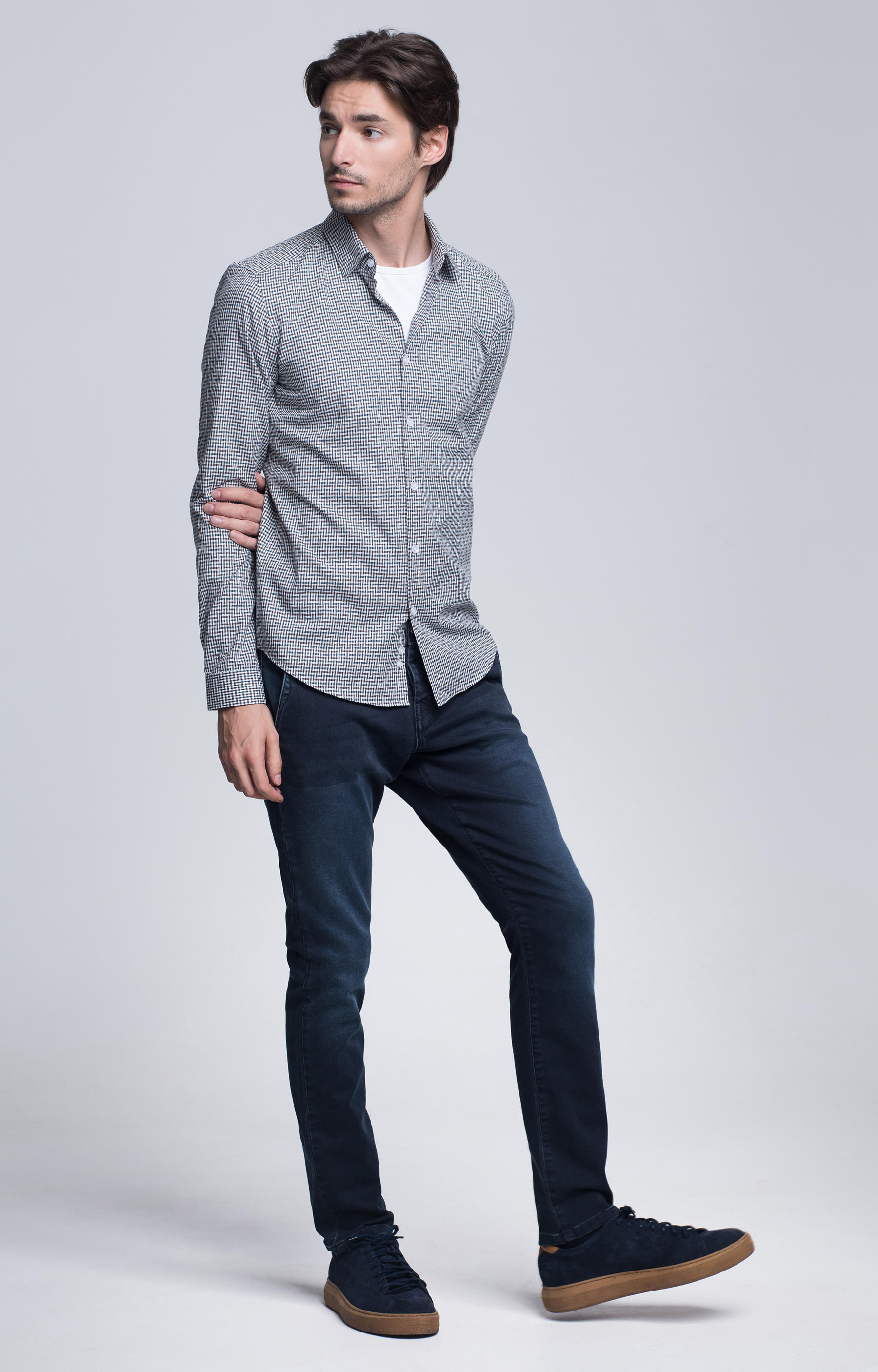 Dopasowana koszula w geometryczny wzór, kryty button-down