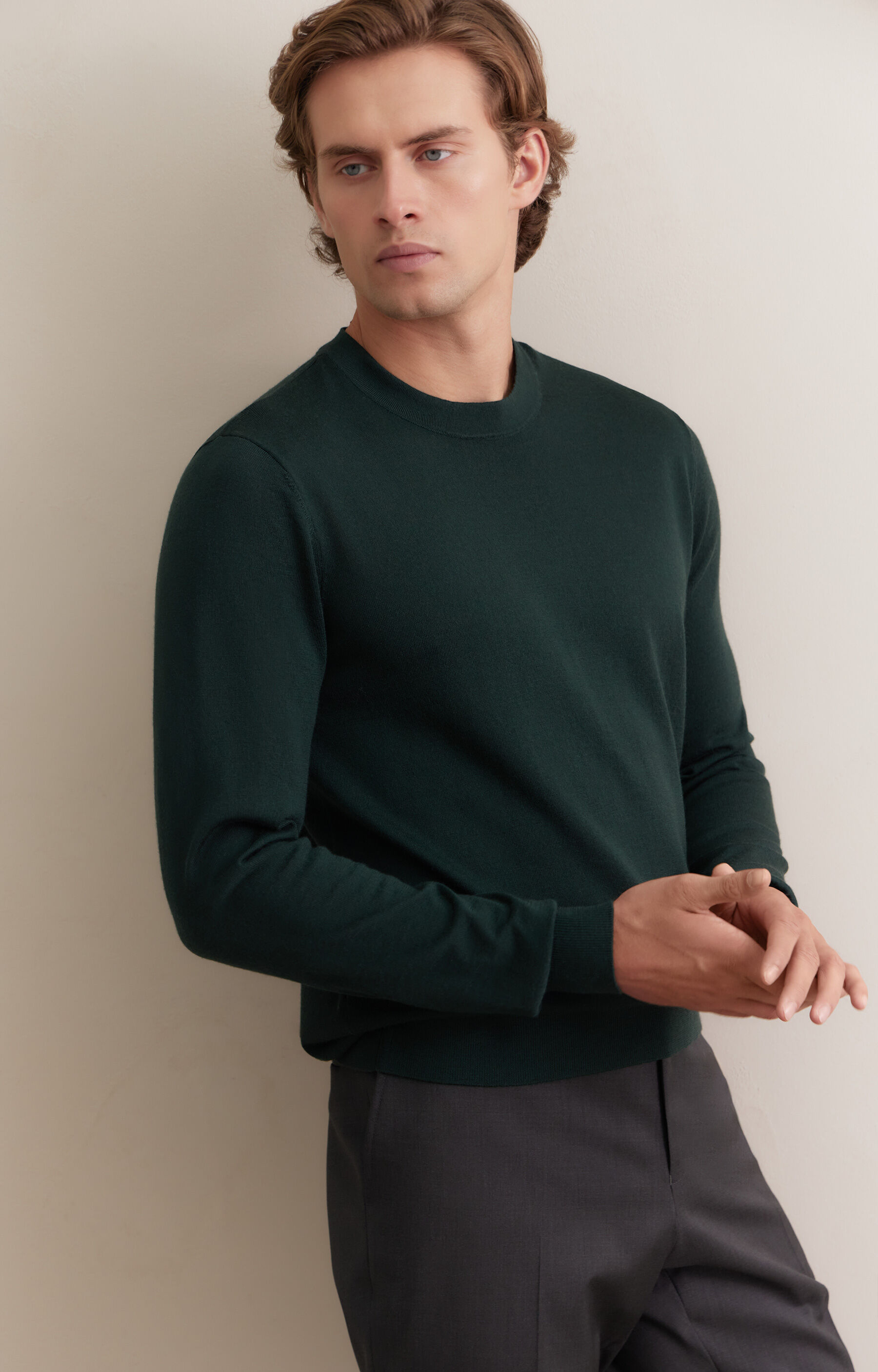 Gładki sweter round neck - 6