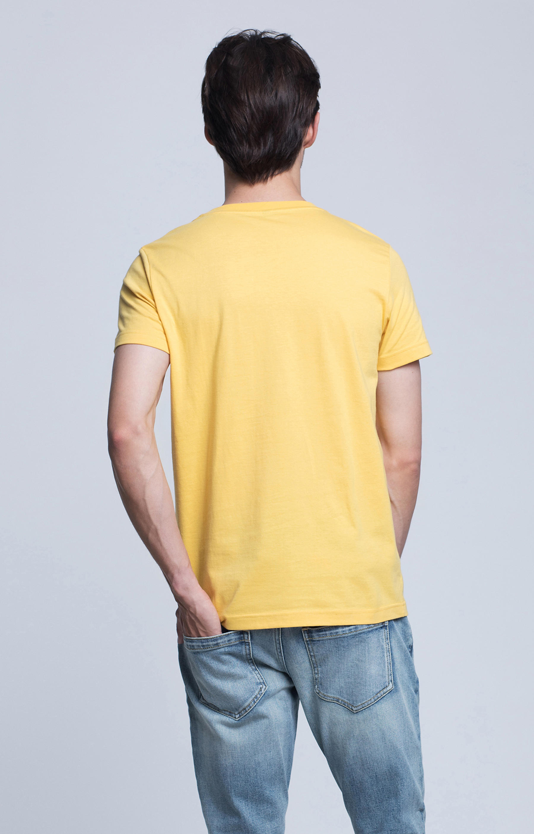 T-shirt z grafiką - 2