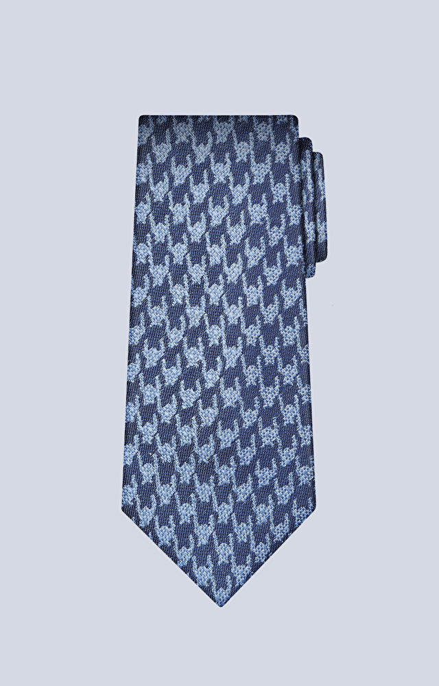 Jedwabny krawat w błękitny wzór