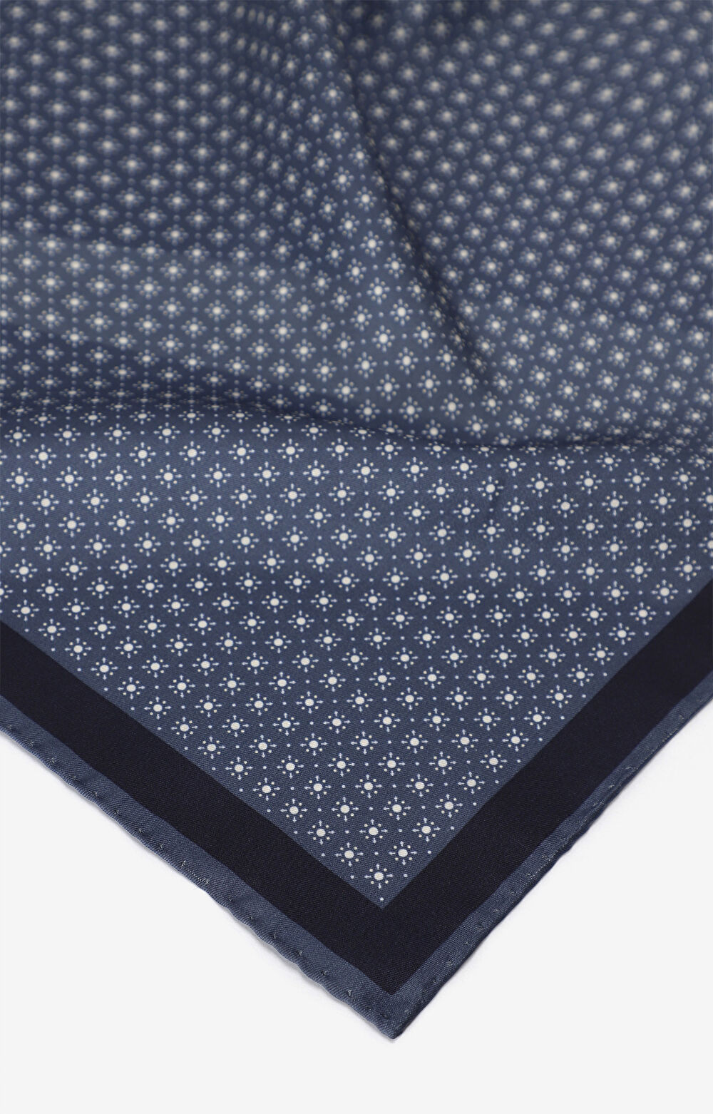 Jedwabna poszetka w geometryczny mikrowzór - 2