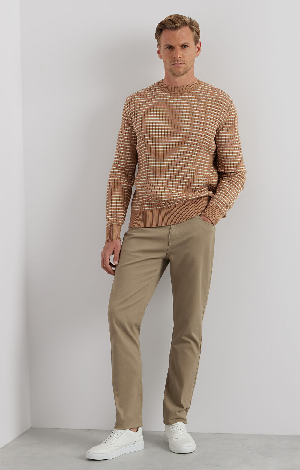 Prążkowany sweter round neck - 3