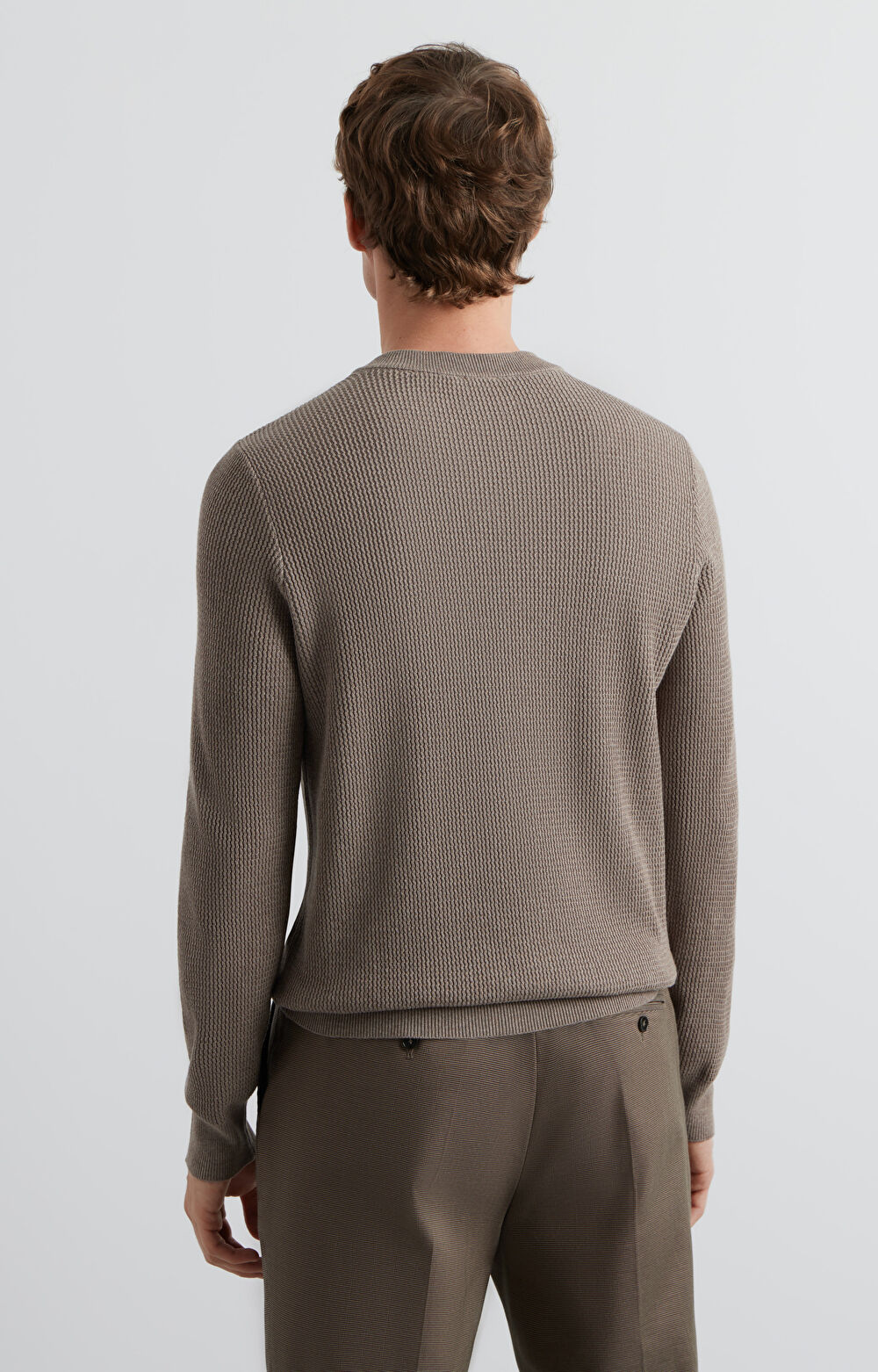 Sweter v-neck w mikrowzór - 3