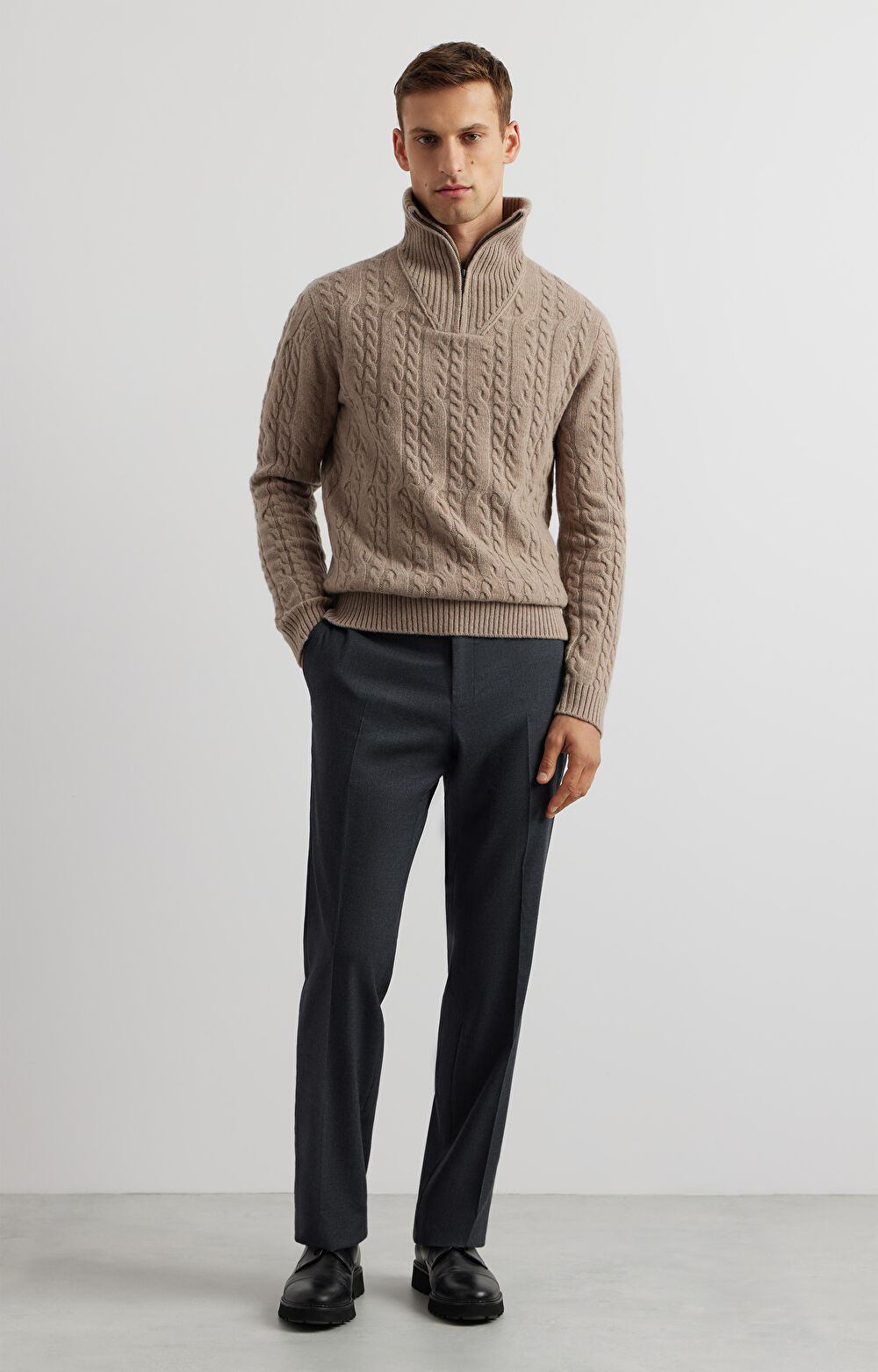 Sweter o warkoczowym splocie - 3