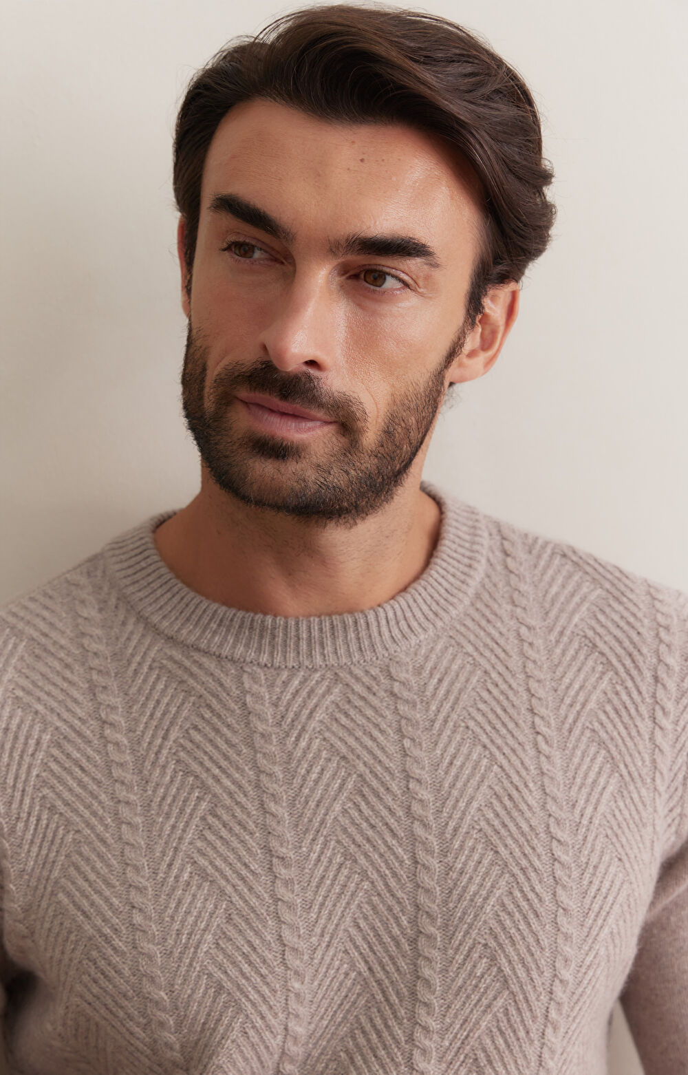 Beżowy sweter z wełny merino - 5