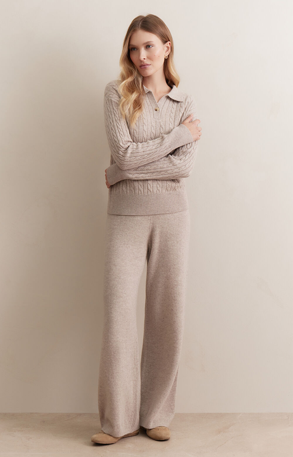 Sweter o warkoczowym splocie - 4