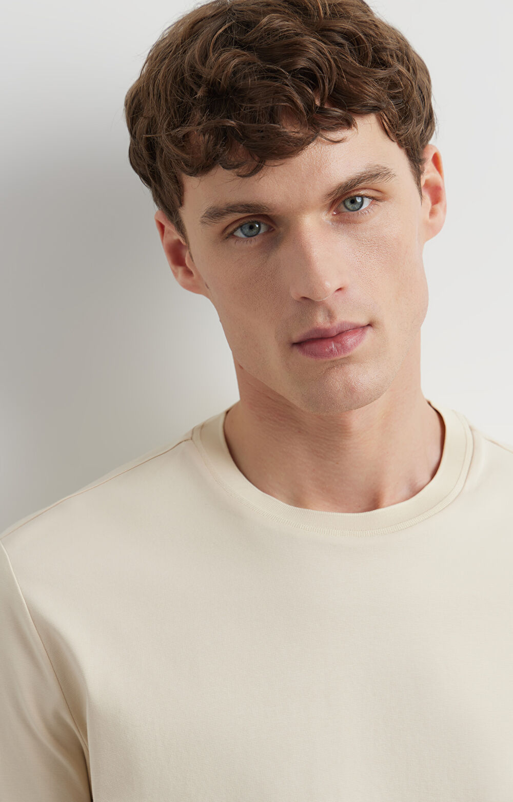 Beżowy t-shirt VISTULA - 4