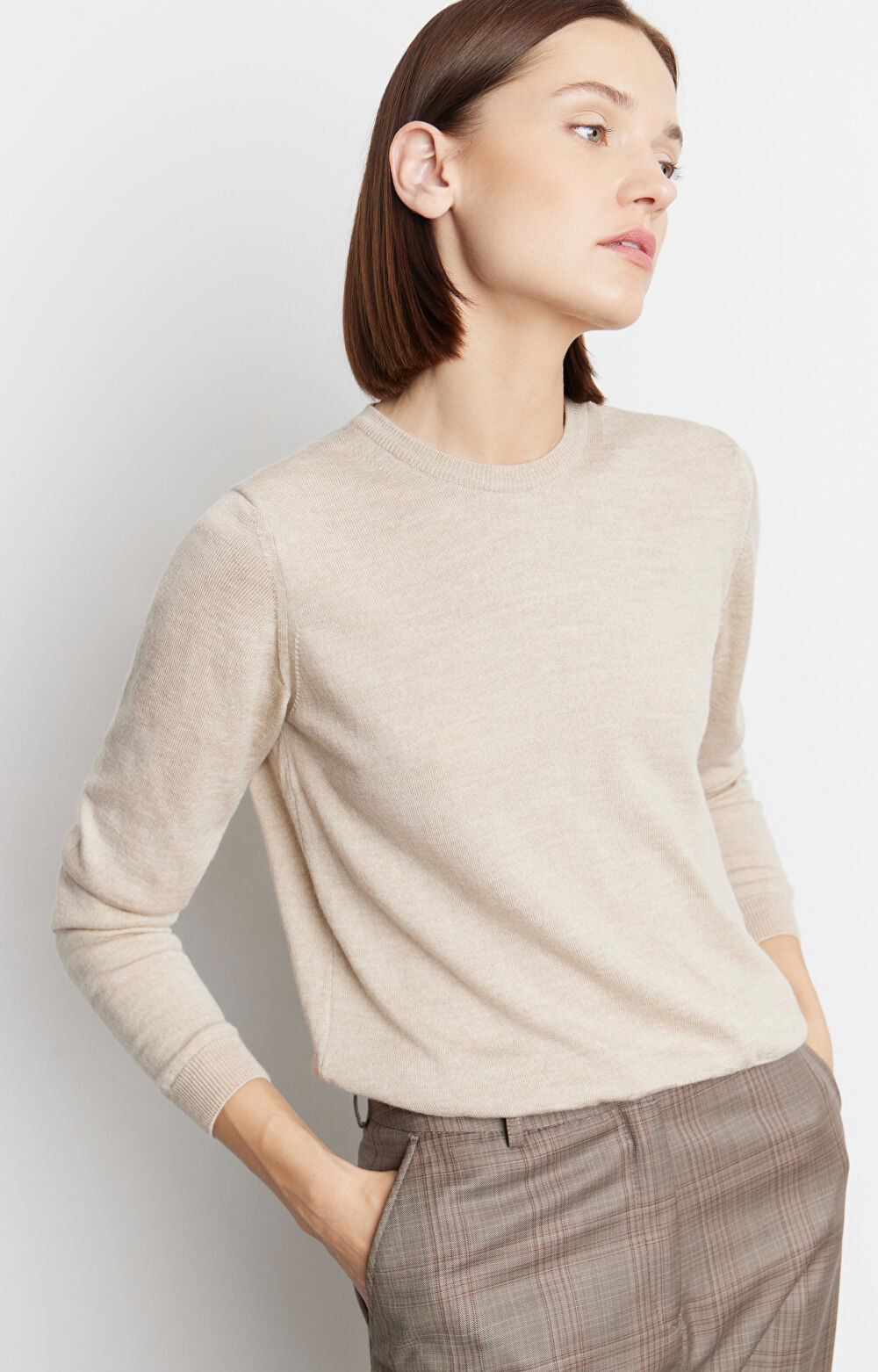 Sweter typu round neck z wełny merino
