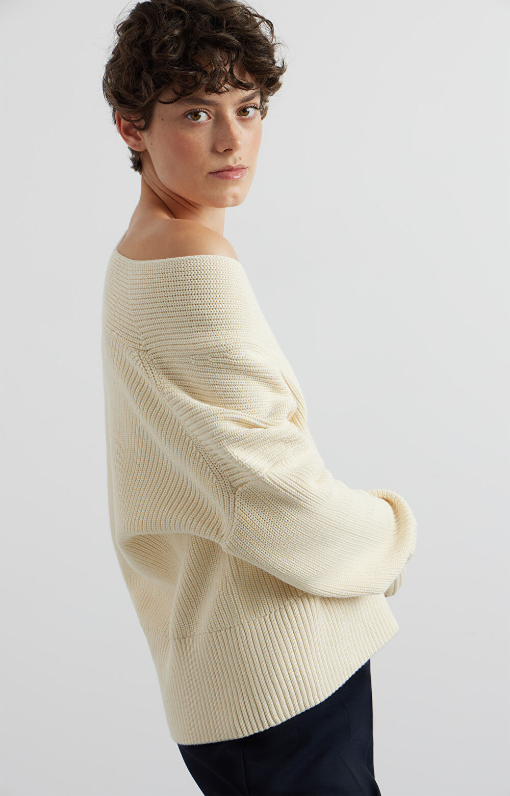 Sweter v-neck - 4