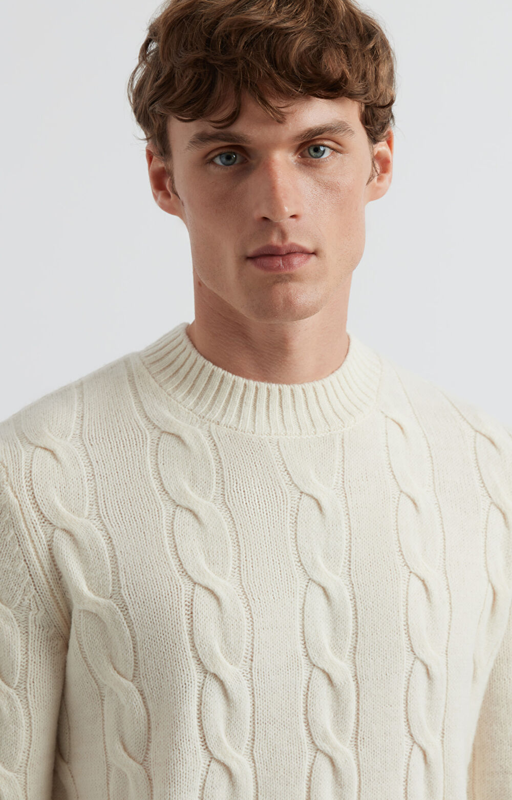 Sweter o warkoczowym splocie - 6