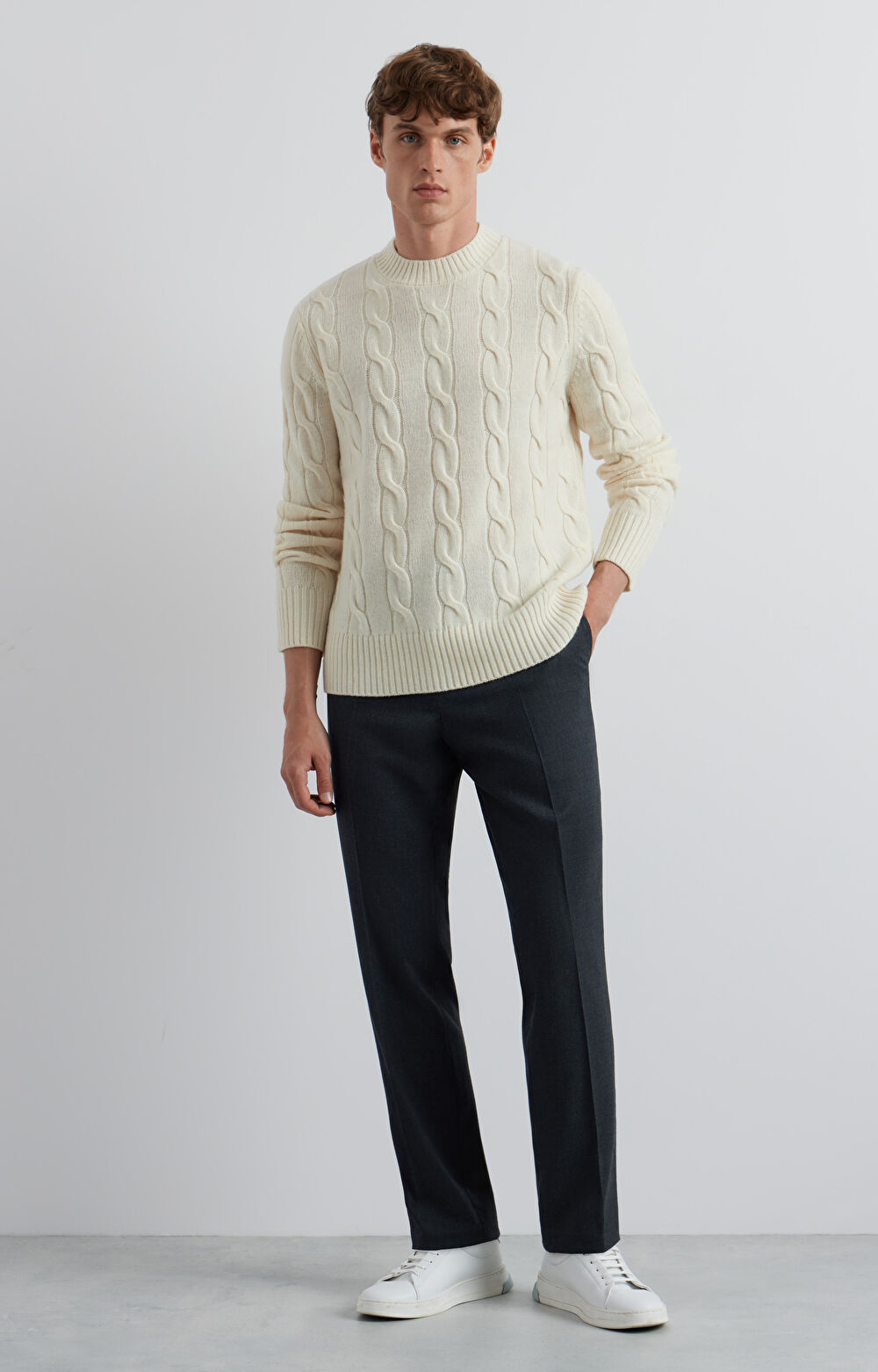 Sweter o warkoczowym splocie - 4
