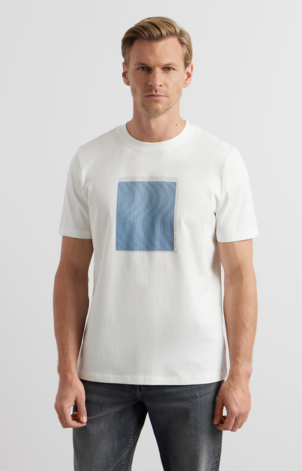 T-shirt z nadrukiem - 6