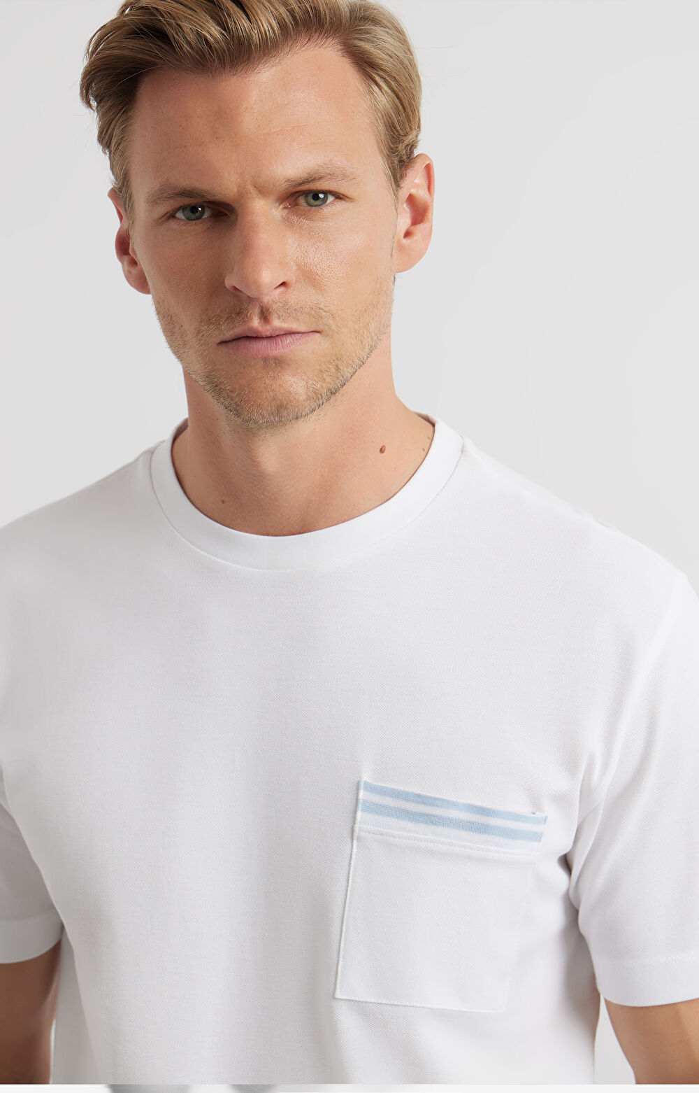 T-shirt z kieszonką - 5