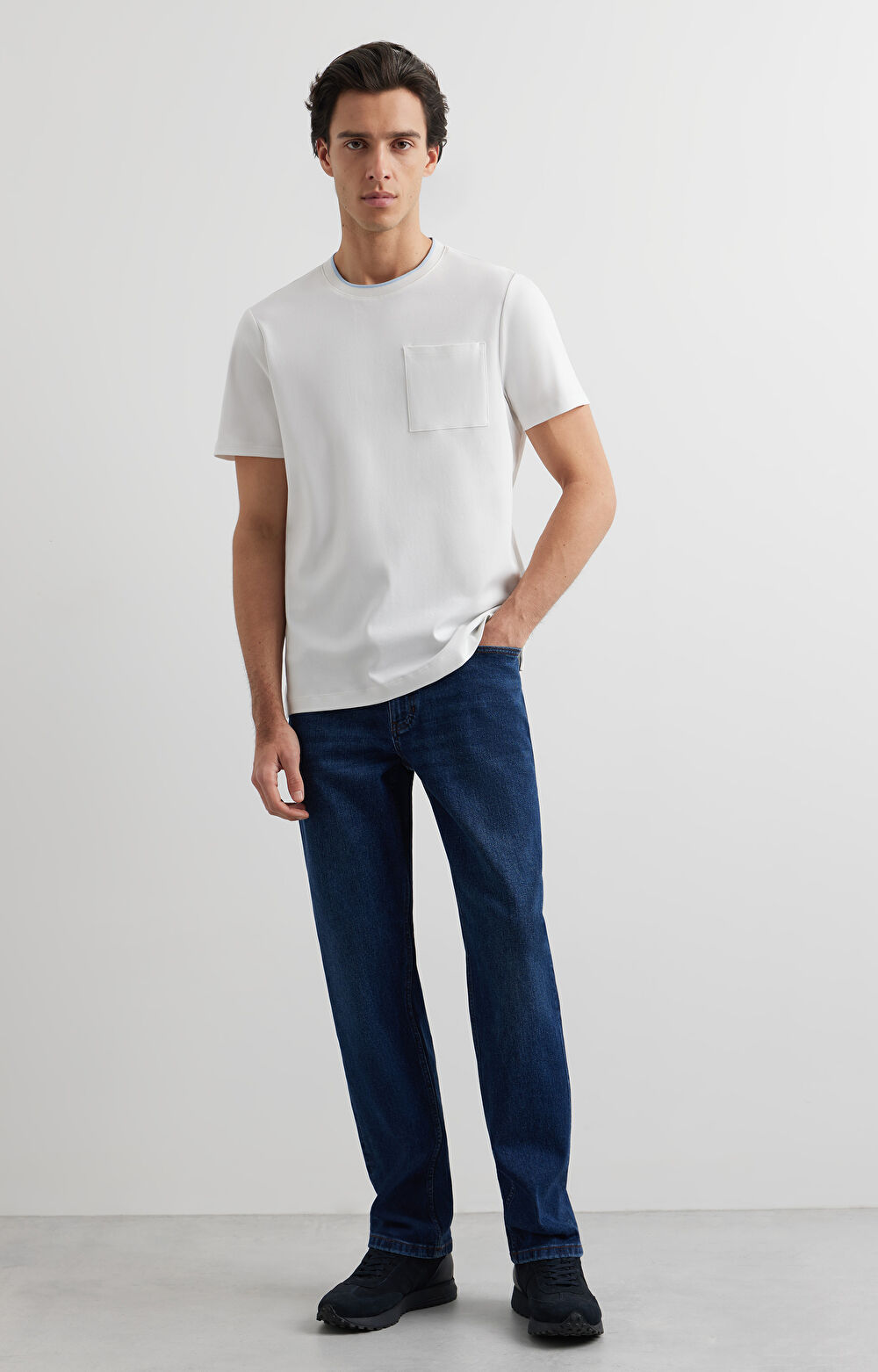 T-shirt round neck z kieszonką - 4