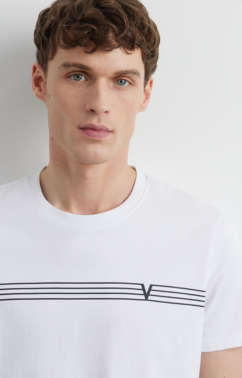 T-shirt regular z grafiką - 6