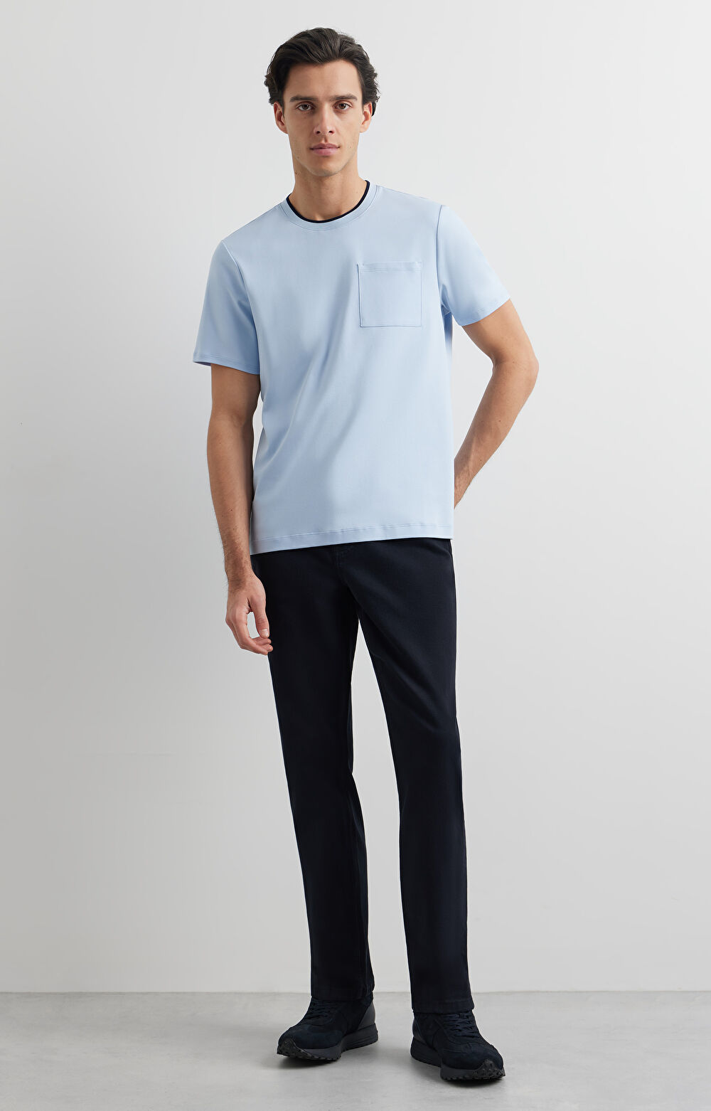 T-shirt round neck z kieszonką - 4