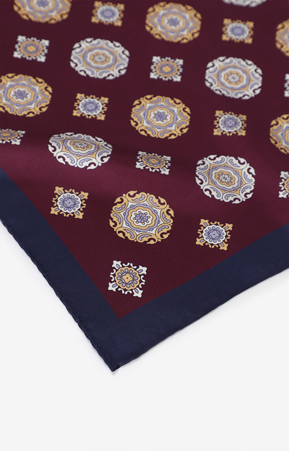 Jedwabna poszetka w geometryczny wzór - 2