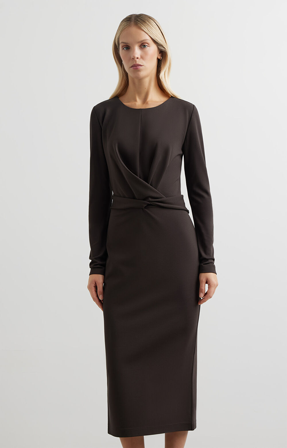 Dopasowana sukienka slim - 5