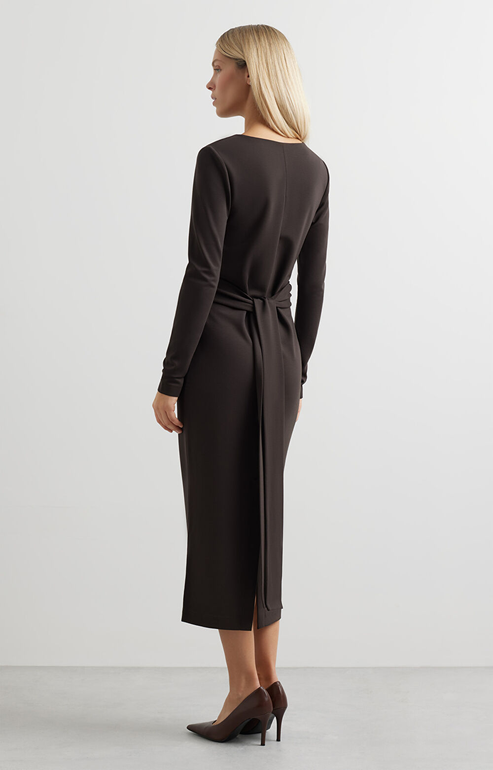 Dopasowana sukienka slim - 4