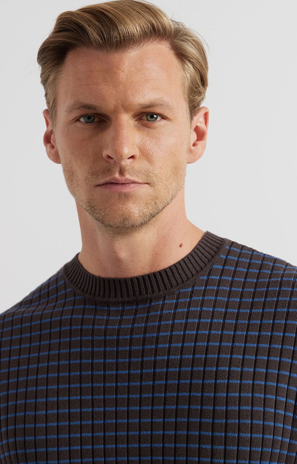 Prążkowany sweter round neck - 6