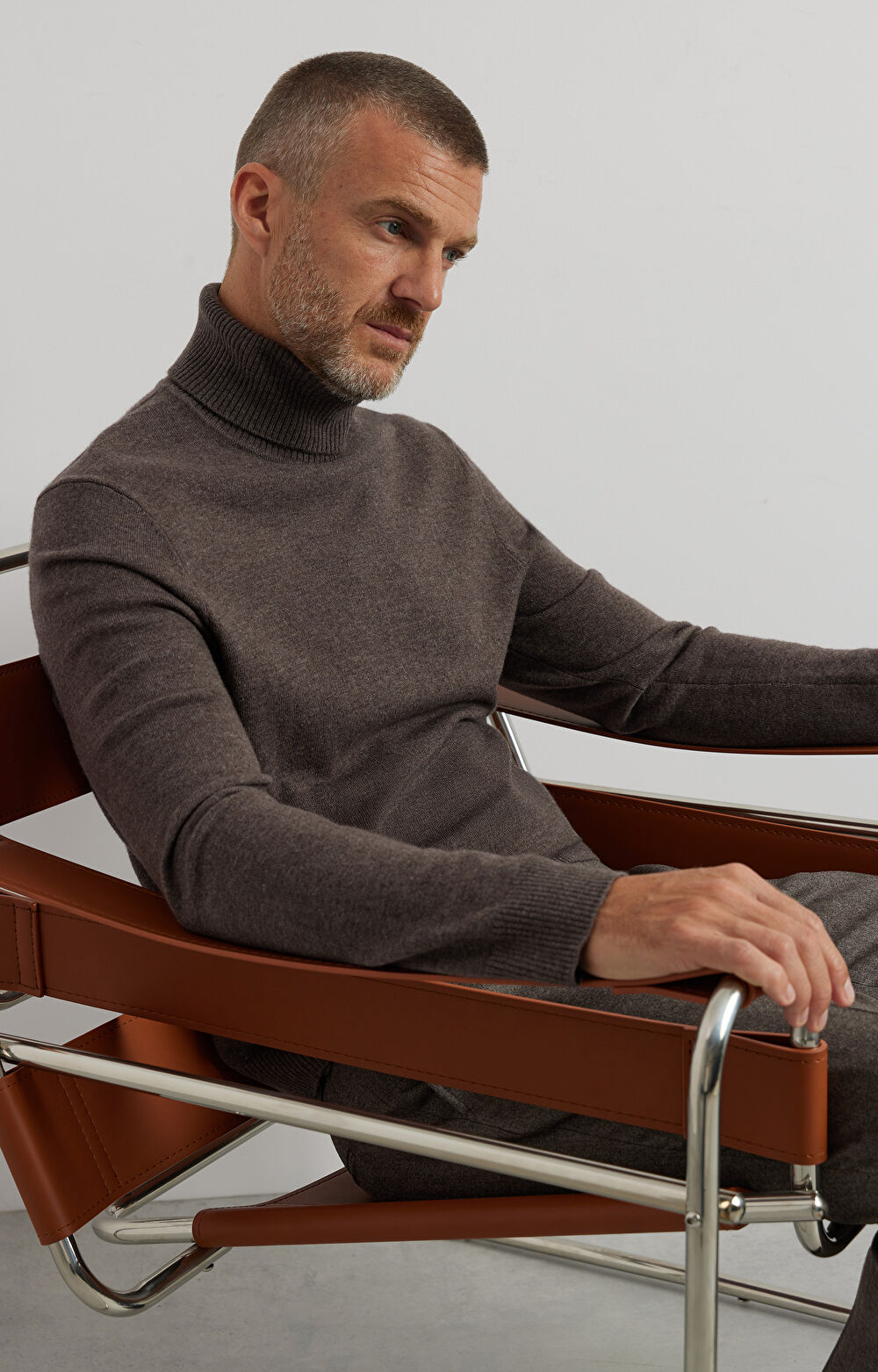 Sweter z melanżowej dzianiny - 7