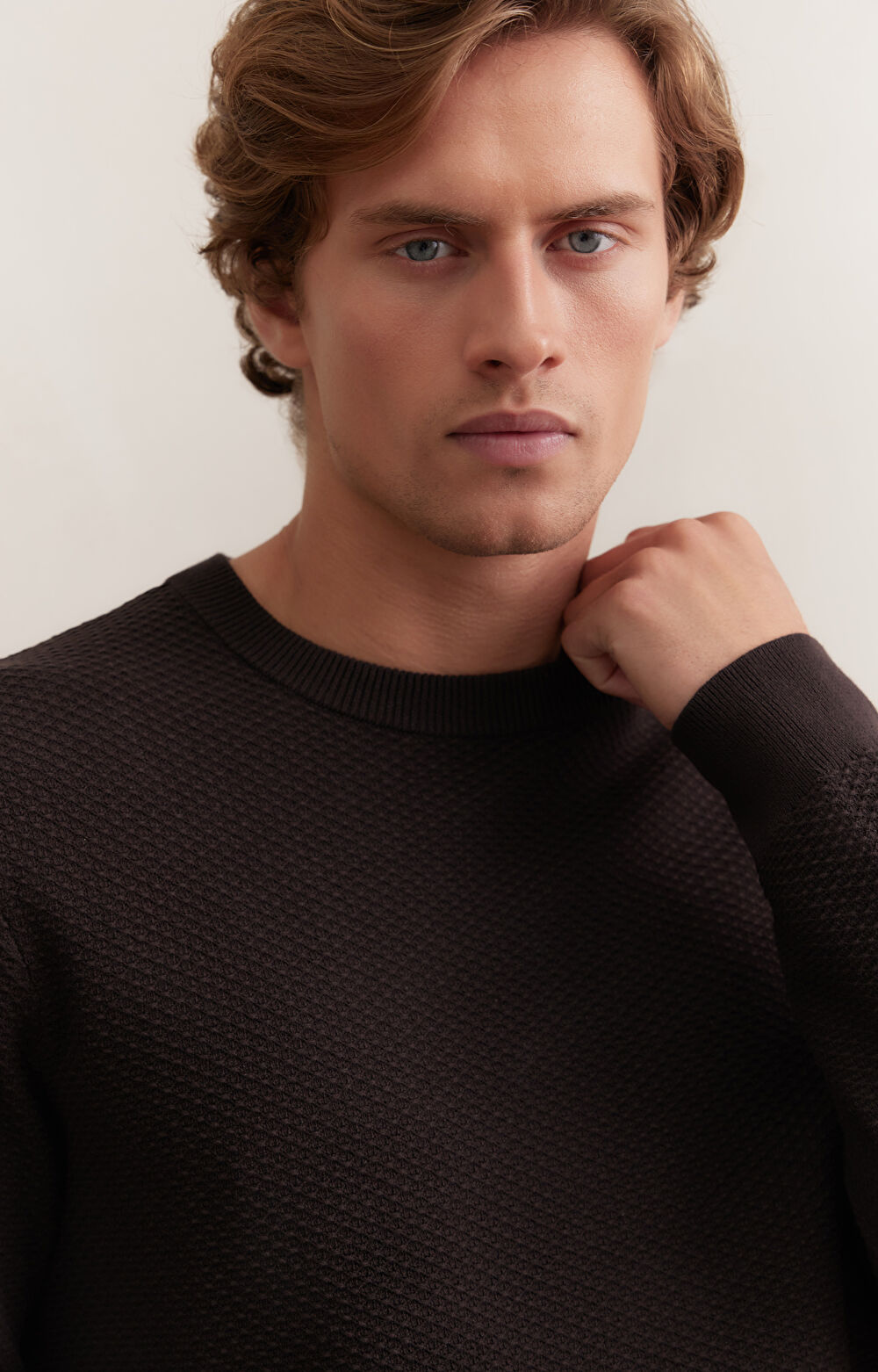 Strukturalny sweter round neck - 7