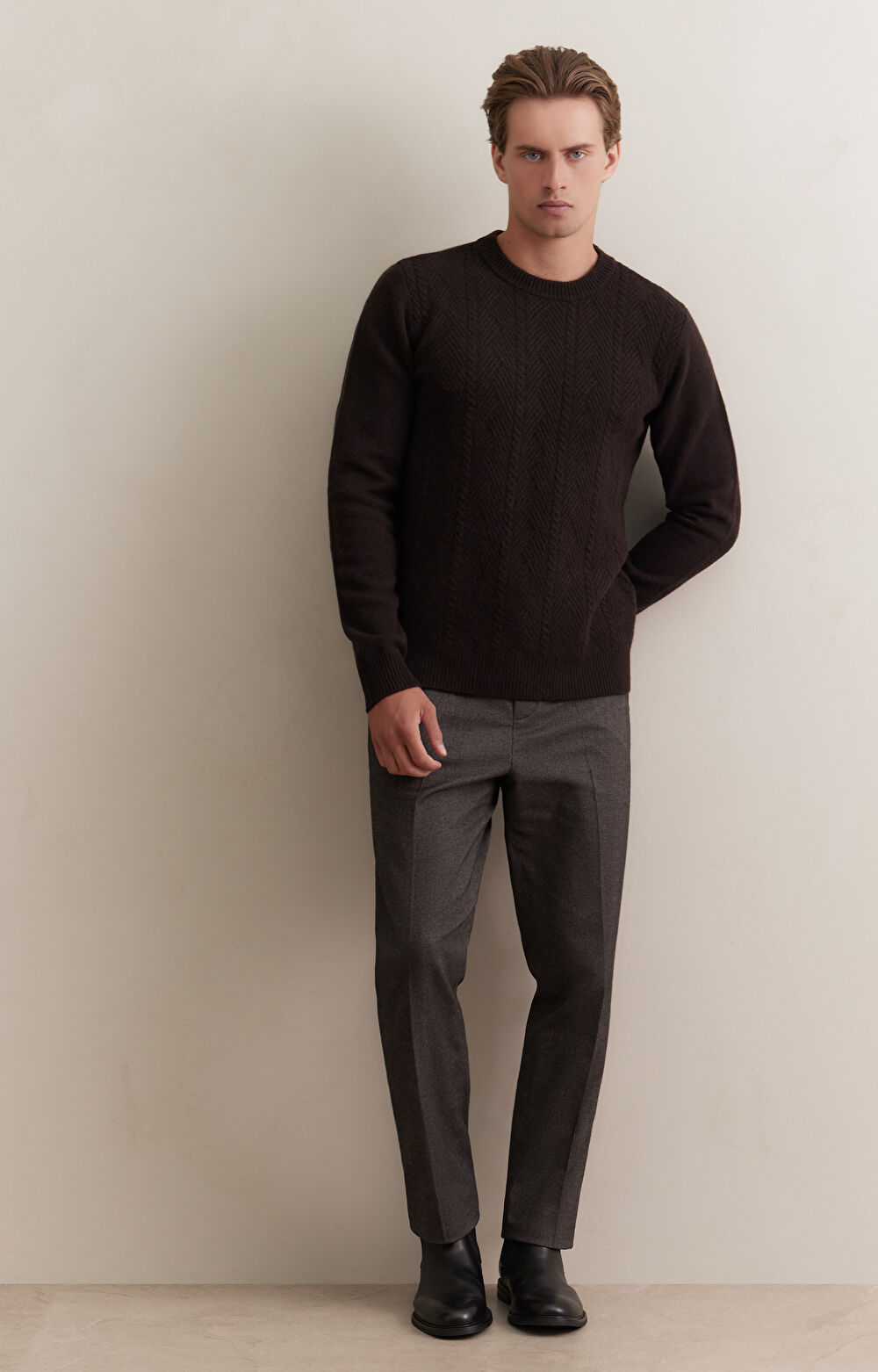 Brązowy sweter z wełny merino - 3