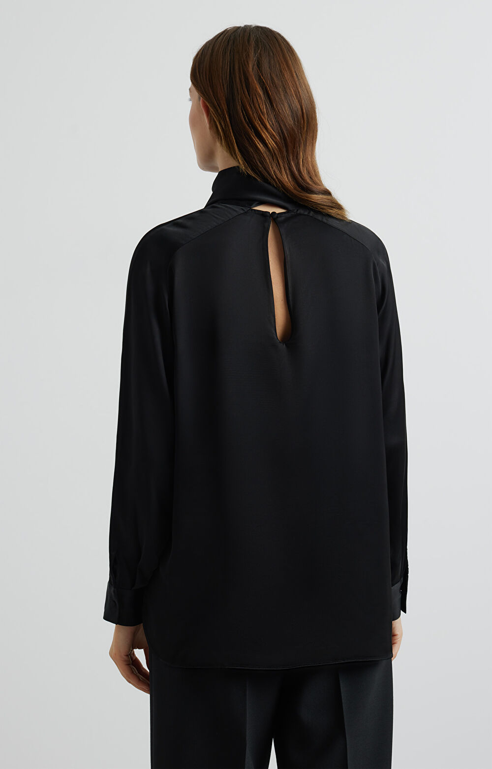Bluzka z ozdobnym wiązaniem - 2