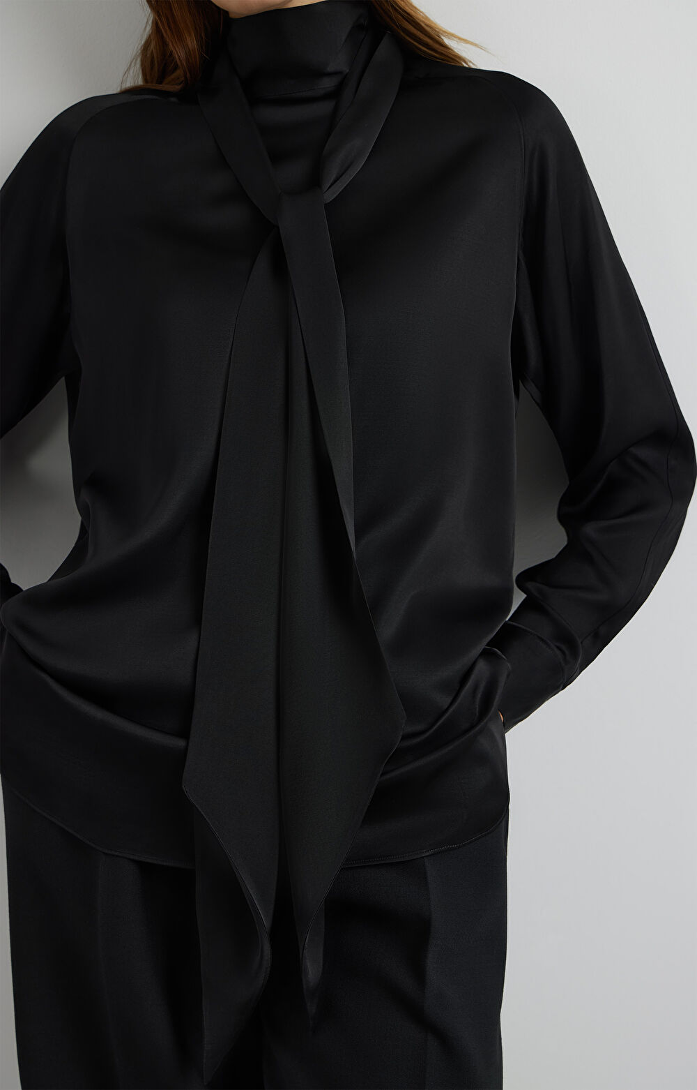 Bluzka z ozdobnym wiązaniem - 6