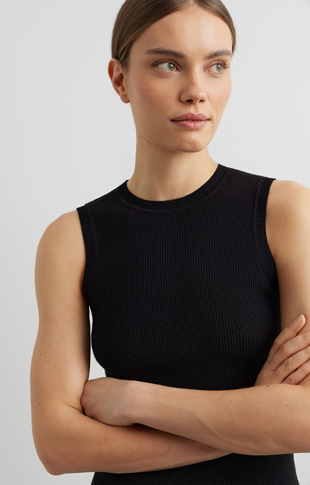 Czarna bluzka krótki rękaw VISTULA - 5