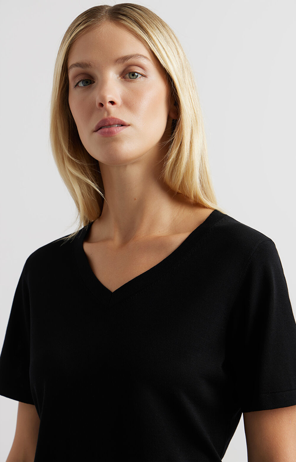 Swetrowy t-shirt v-neck - 6