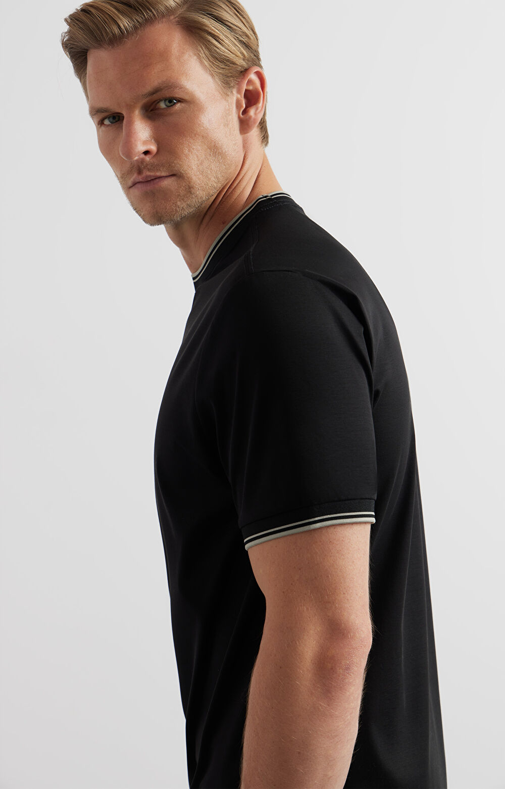 Gładki t-shirt regular - 6