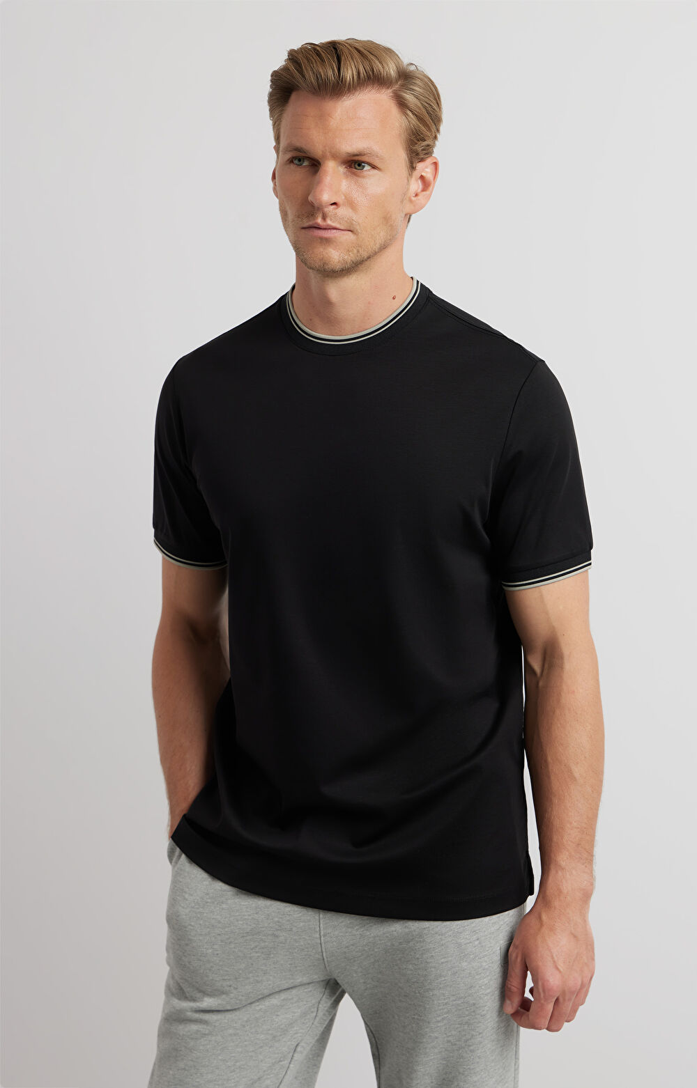 Gładki t-shirt regular - 5