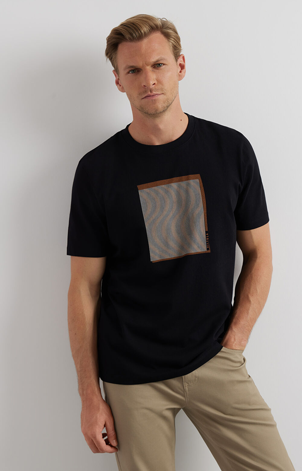 T-shirt z nadrukiem - 6