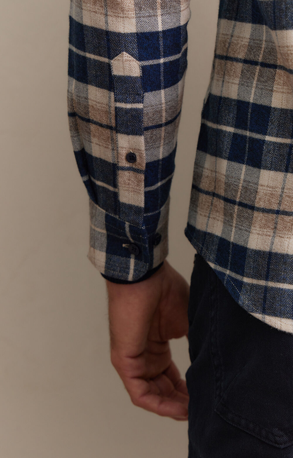 Flanelowa koszula w kratę - 6