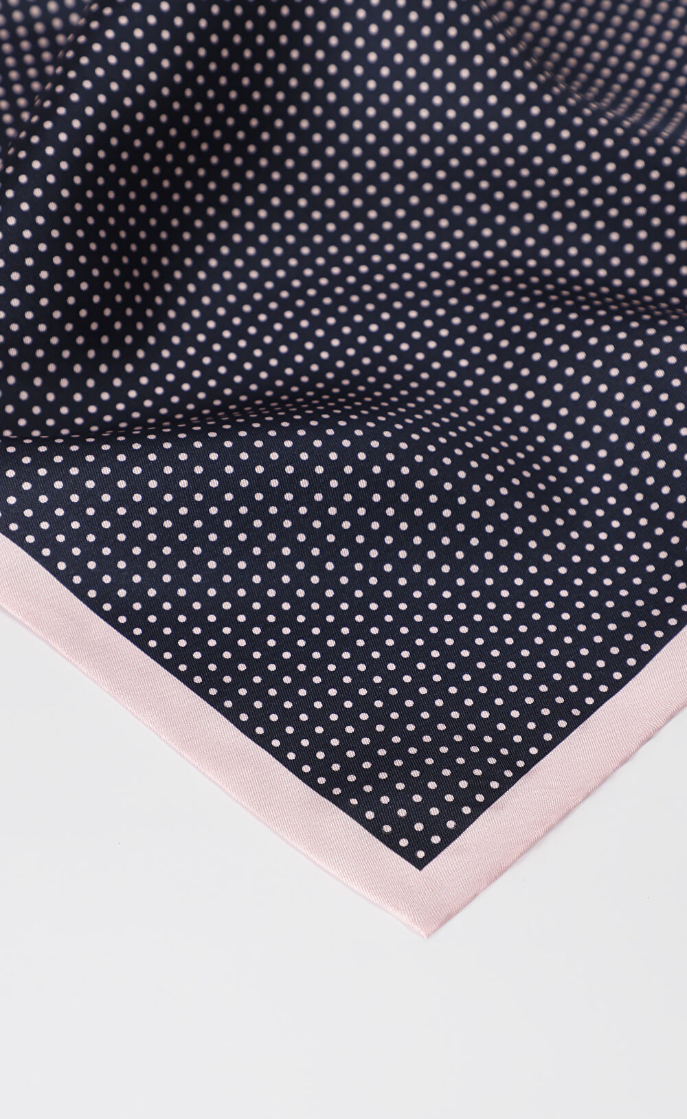 Jedwabna poszetka w kropki - 2